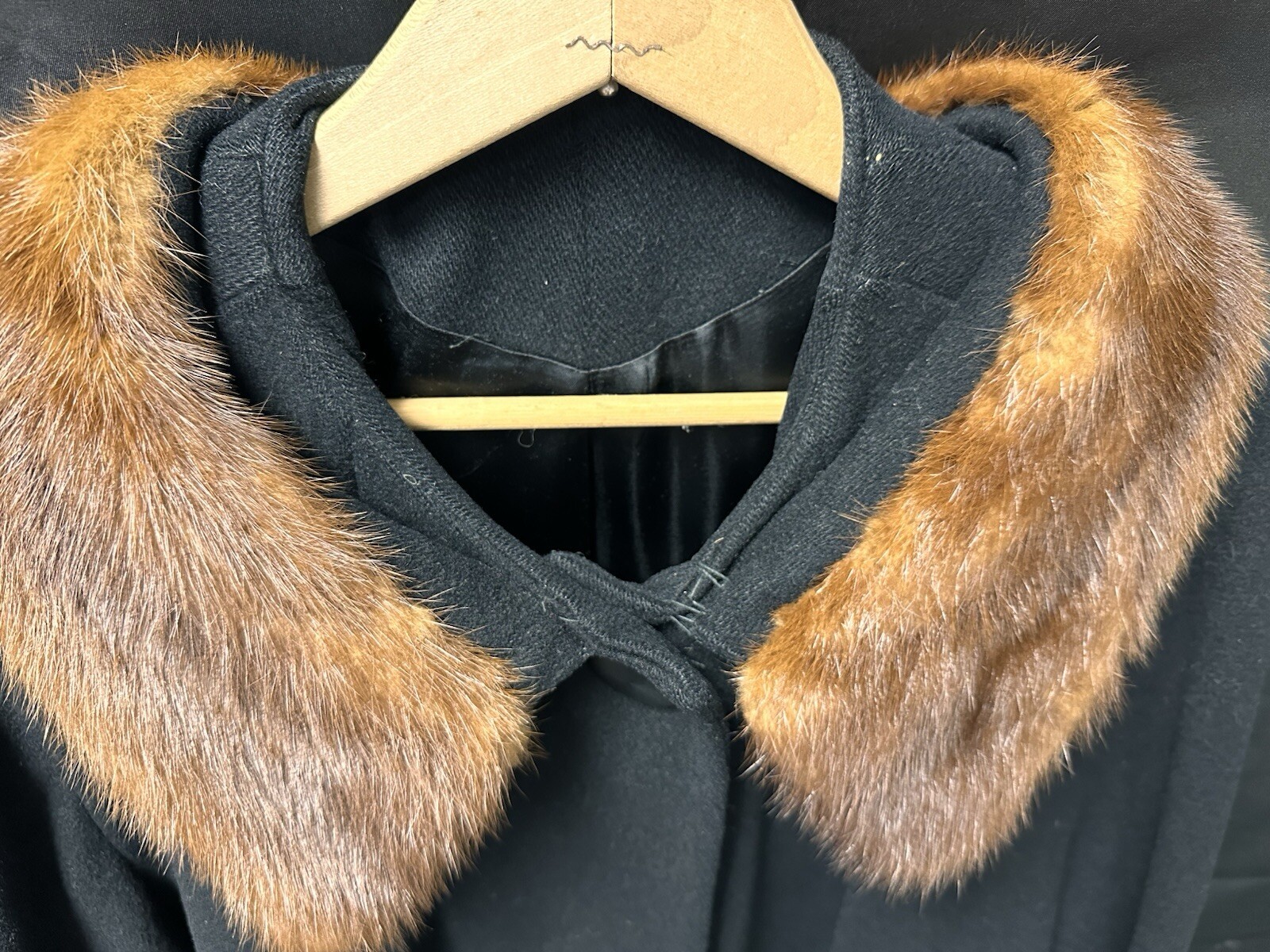 Vintage Black Wool And Fur Collar Lined Jacket Sz Large Petite Knee Length READ