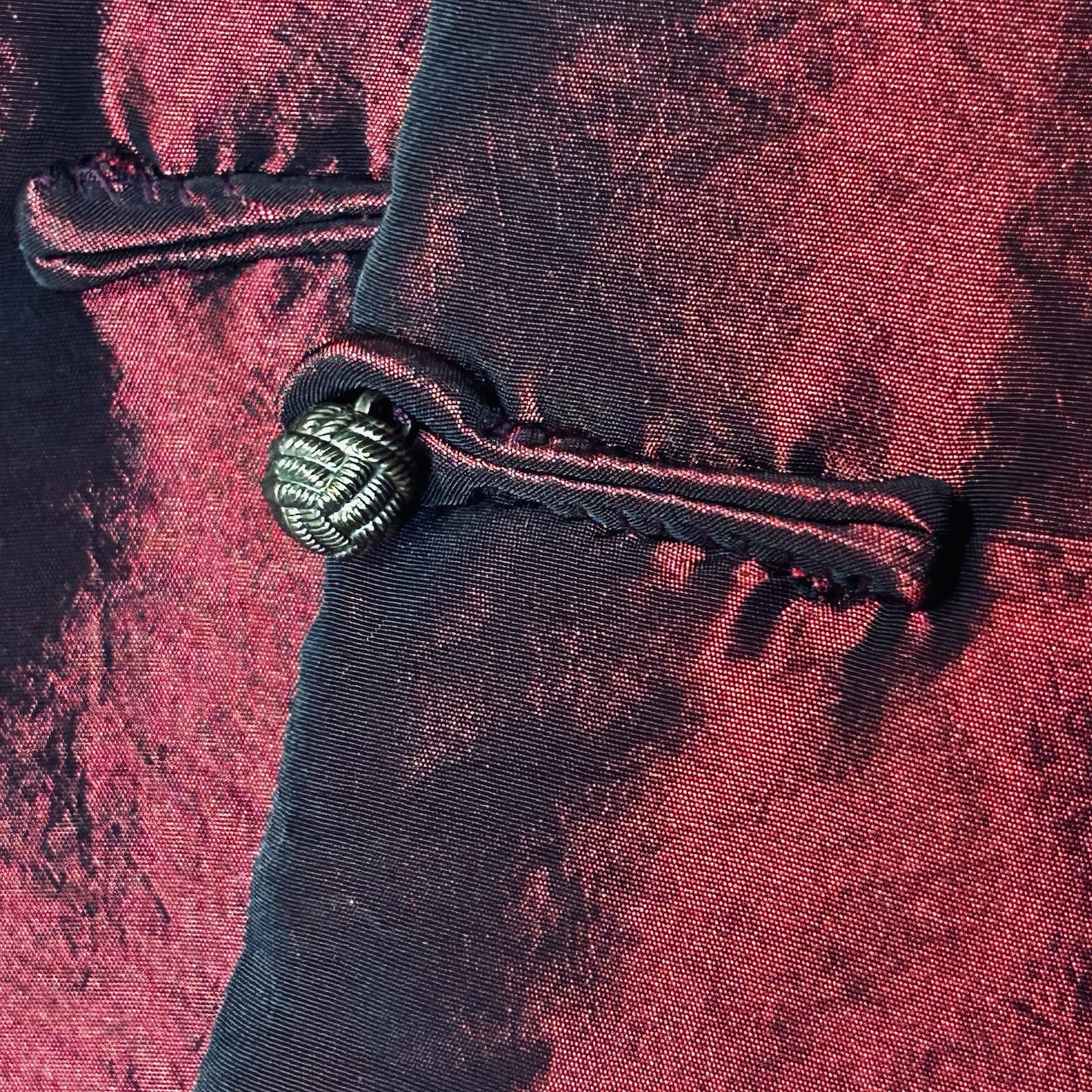 Vintage Silk Iridescent Mygaman Chinese Tang Suit Jacket M Burgundy Frog Closure