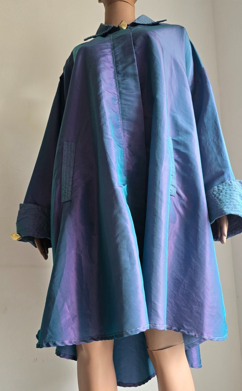 Vintage 70s Nylon Women Oversized Chameleon Cape Size 2 (M-L-XL-2XL)Made ITALY
