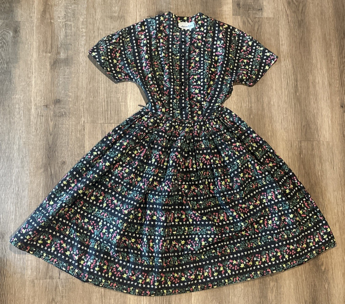 Vtg. 1950’s Full Day Dress Belted Pleated Skirt Novelty Folk Floral Print Sz S