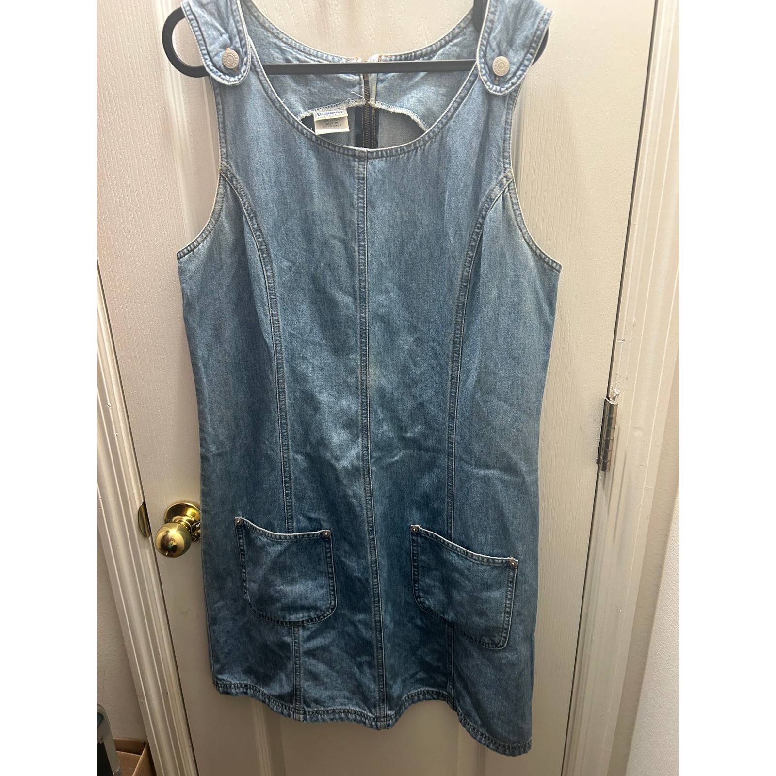 Vintage Y2K Light Wash Denim Mini Dress Sleeveless Pocket Shift Dress Medium