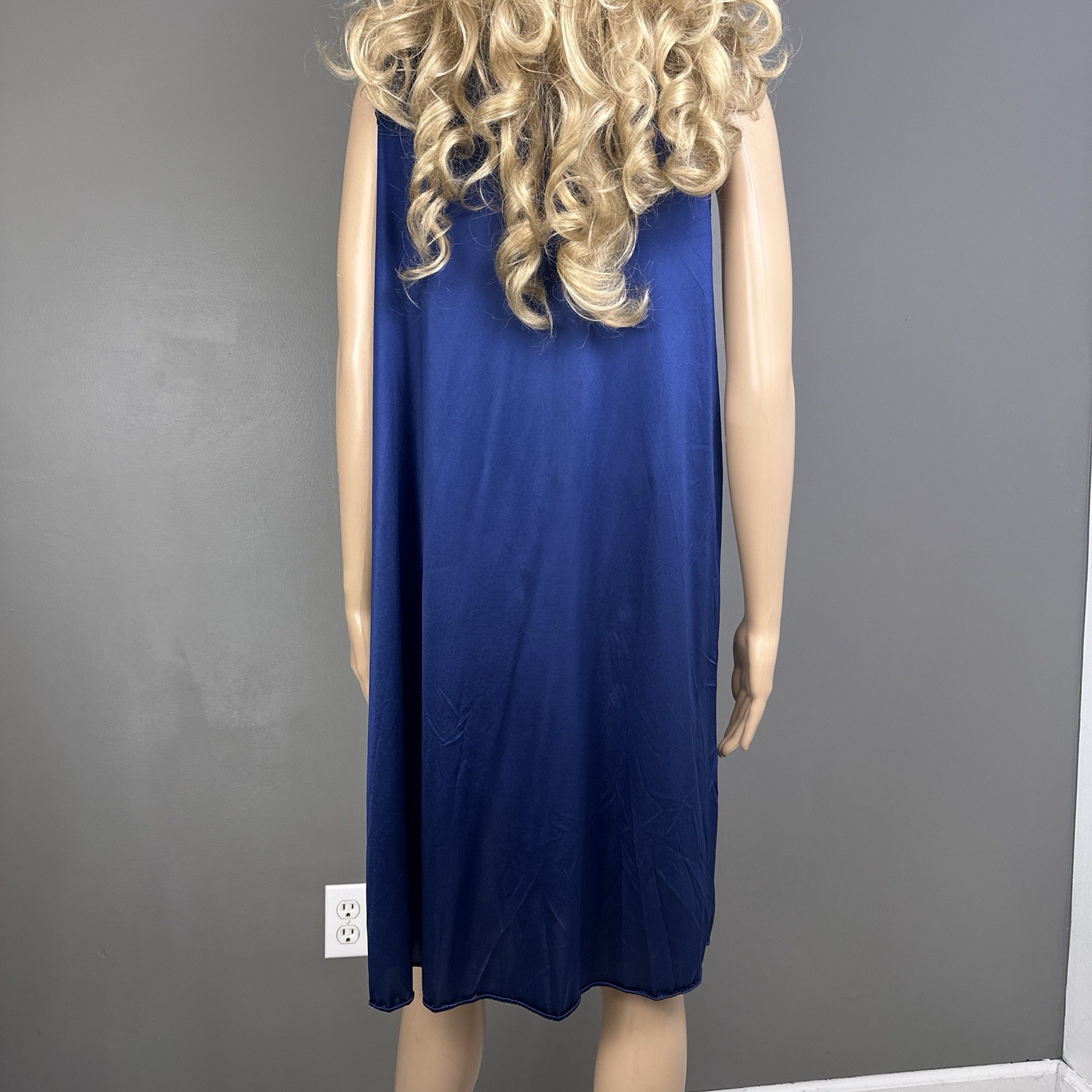 Vintage Vanity Fair Nightgown Medium Blue Lace V-Neck Sleeveless 30-767 Nylon