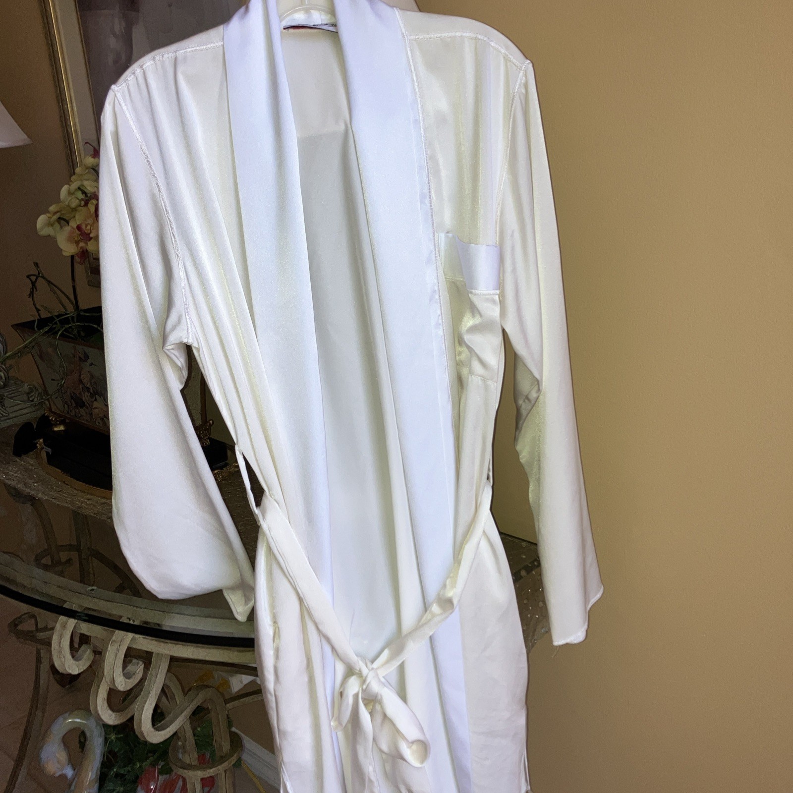 Fernando Sanchez Robe Short Cream/ White Trim Pockets. Belt Med
