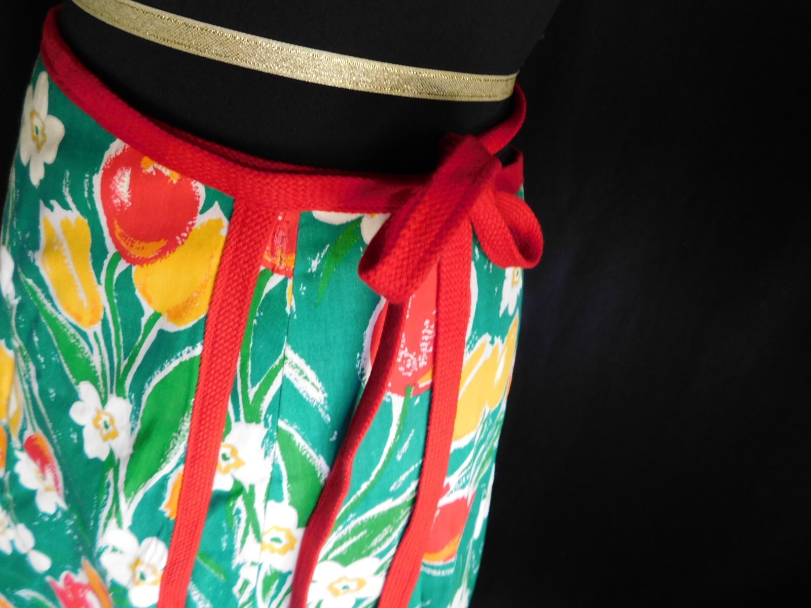 Vintage 60’s reversible wrap skirt, tulips and daffodils/red, cotton