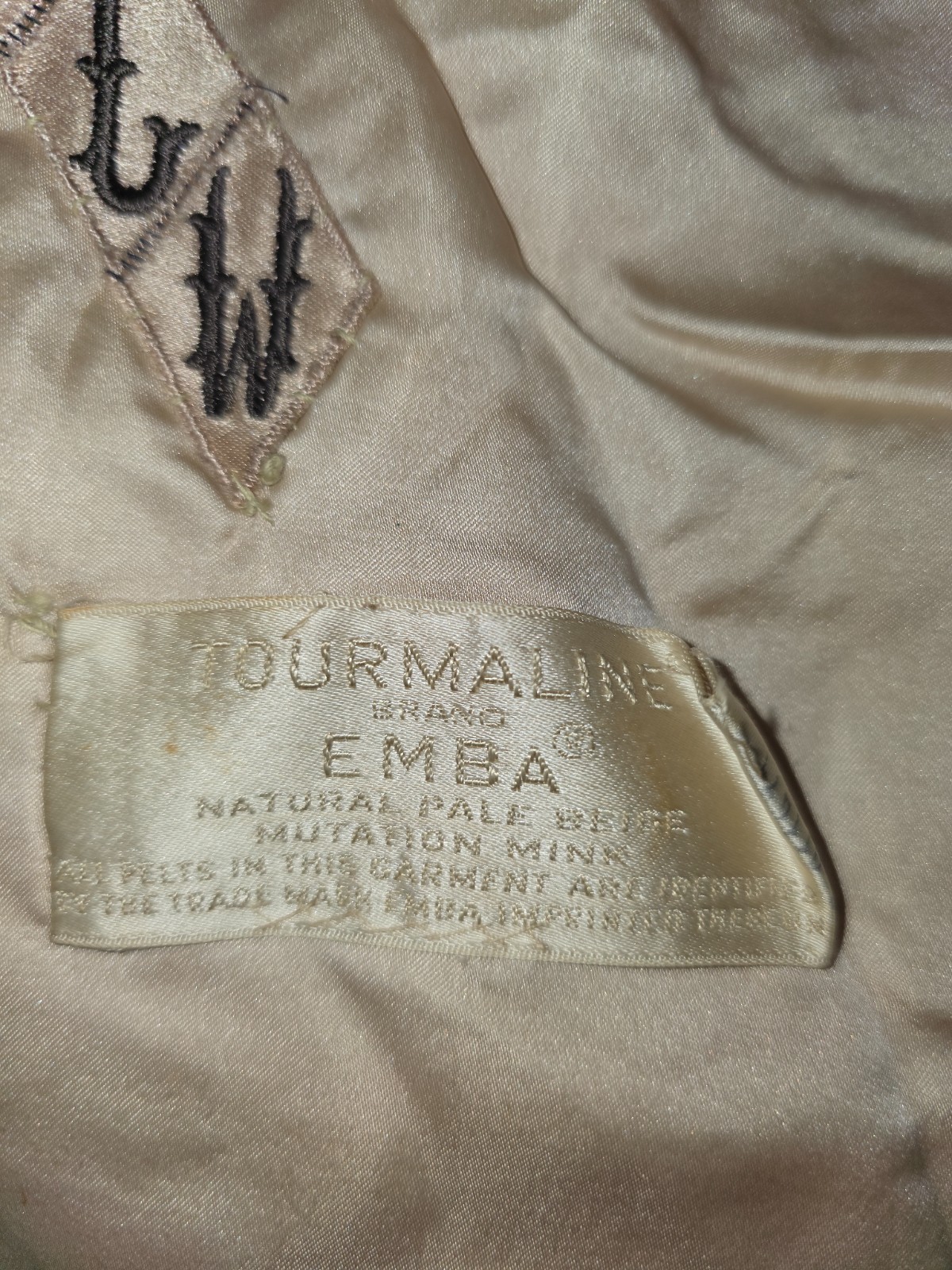 Mink Fur Stole Vinatge Rare Tourmaline (Pale Beige) EMBA – Sold by Wallace Reid