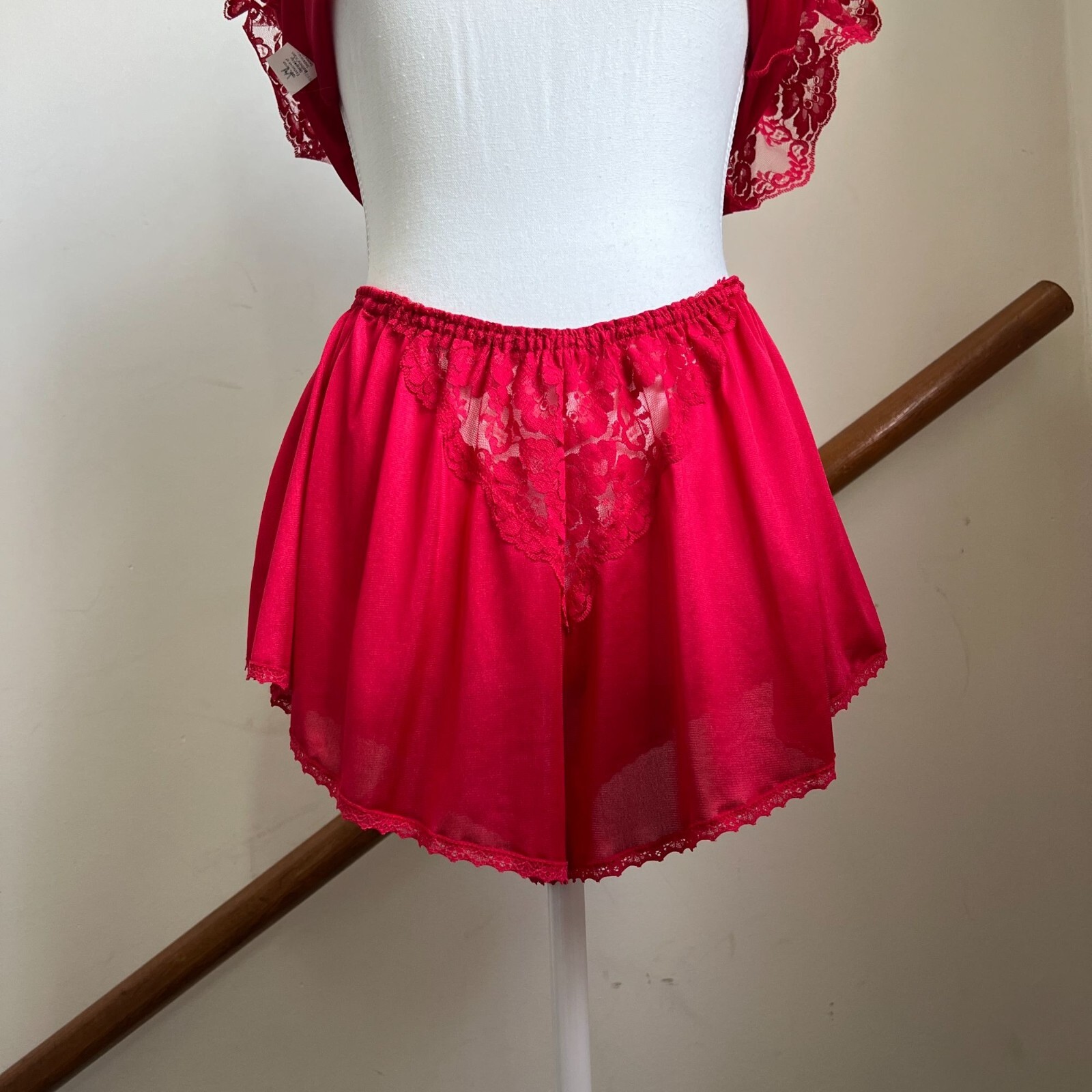 Vintage red satin lace bedroom set shorts top coquette chic 100% nylon medium