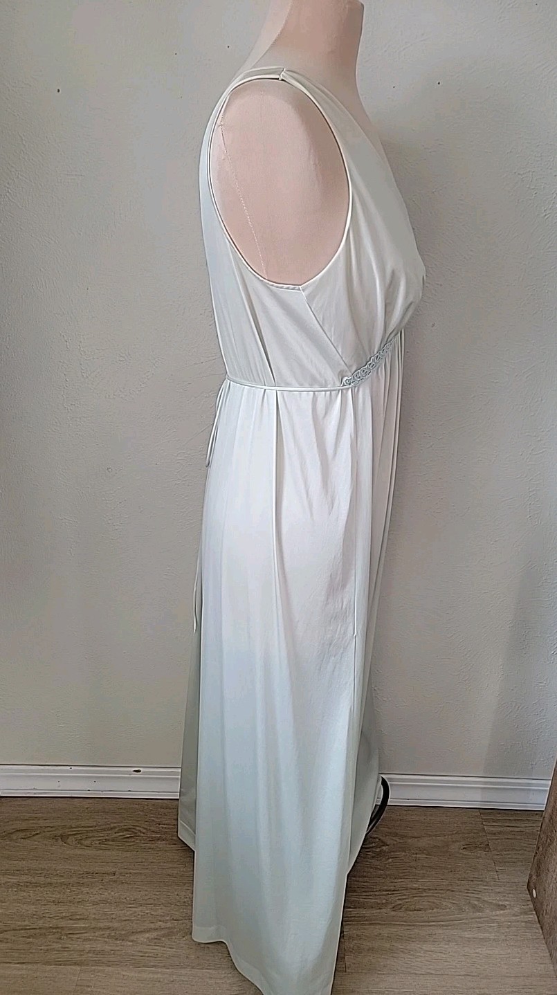 Vintage 1960’s Satin Nightgown Pale Green Empire Waist Tied Back Vanity Fair 36