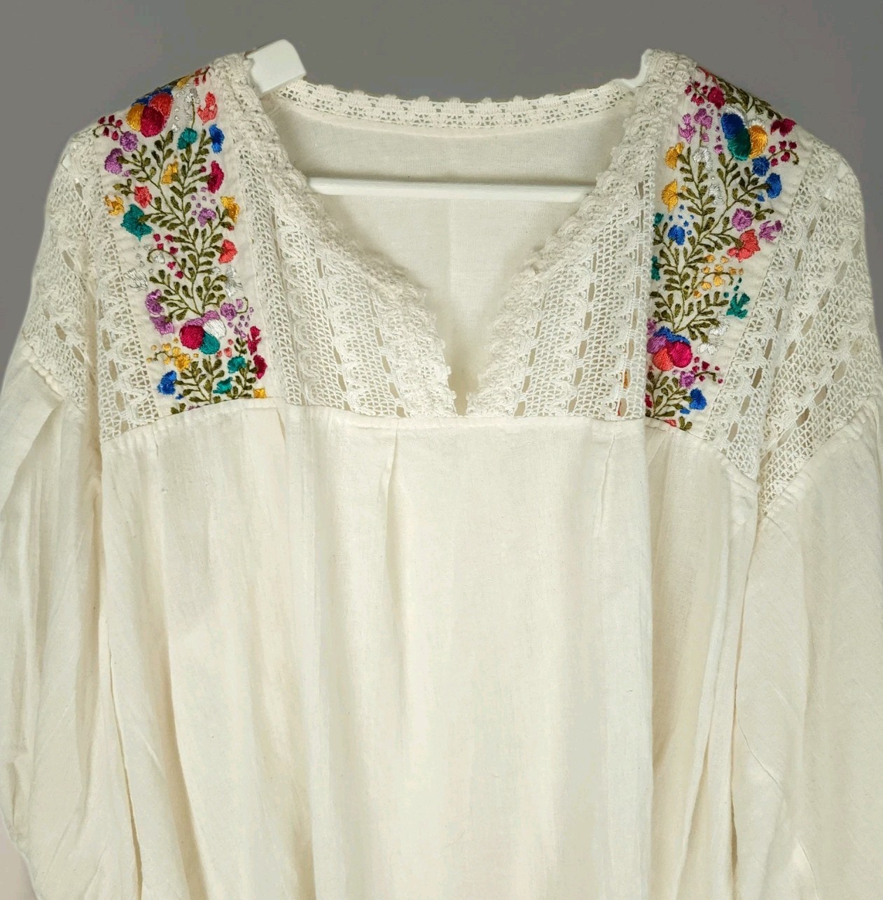 Vintage Oaxacan Mexican White Colorful Embroidery Boho Shirt Peasant Top L/XL