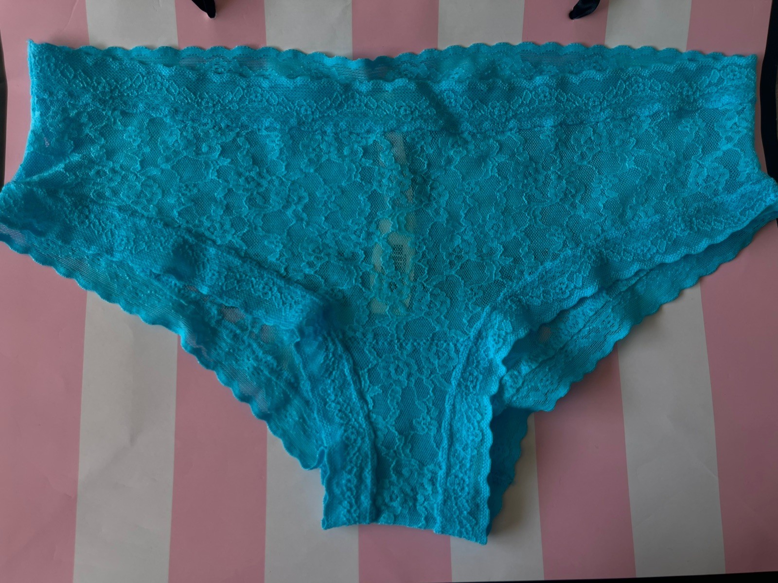 NWT VTG 2014 Victoria’s Secret Lace Hip-hugger. Electric Blue, Large