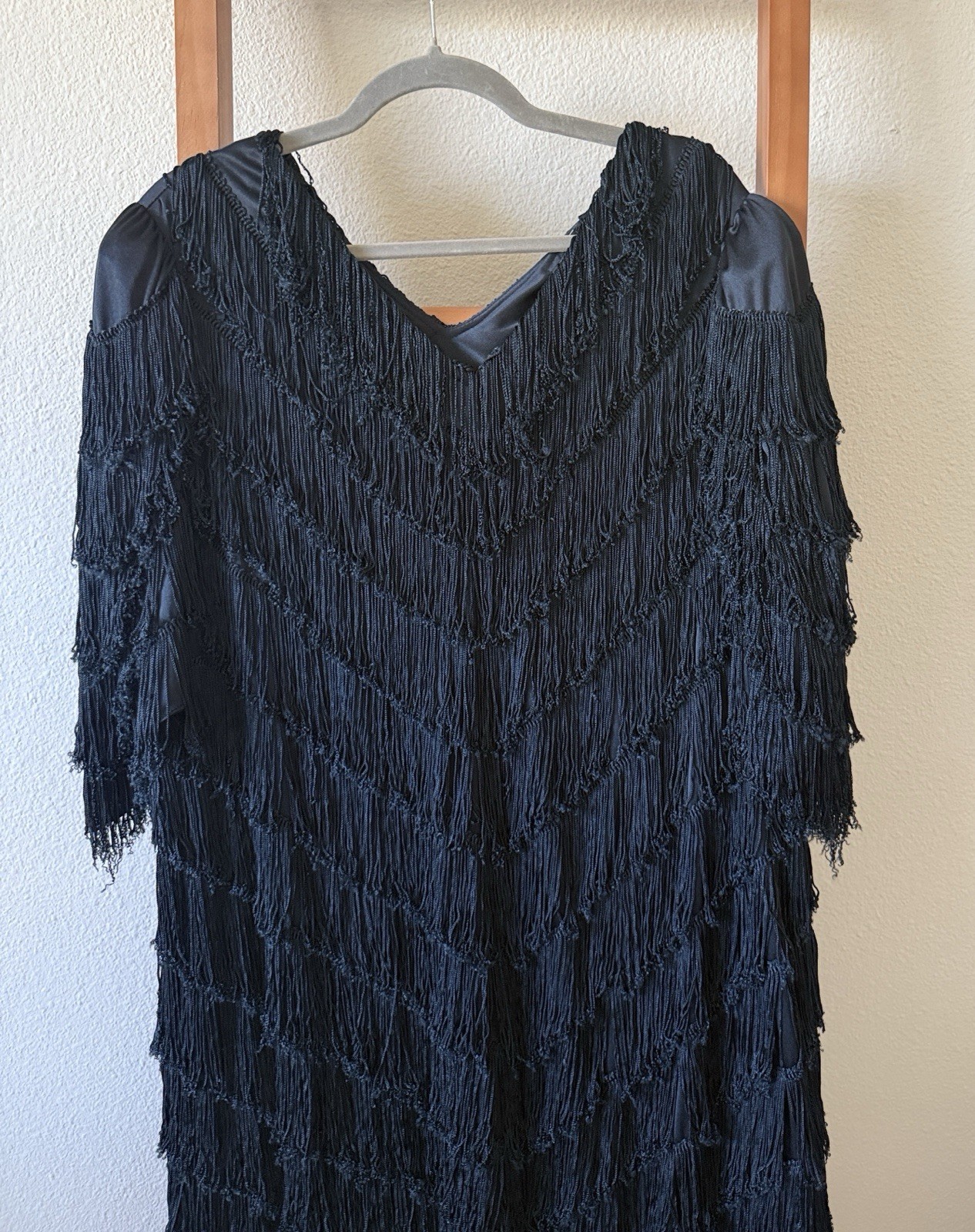 Vintage nightwork, V-neck tiered Elegant Black Fringe mod flapper Dress large