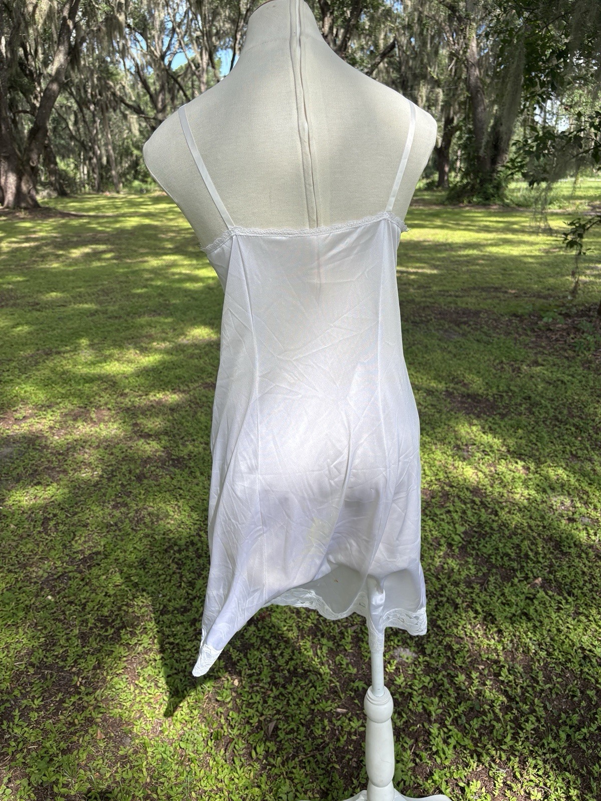 Vanity Fair Vintage Cream Lace Slip Womens Size Medium