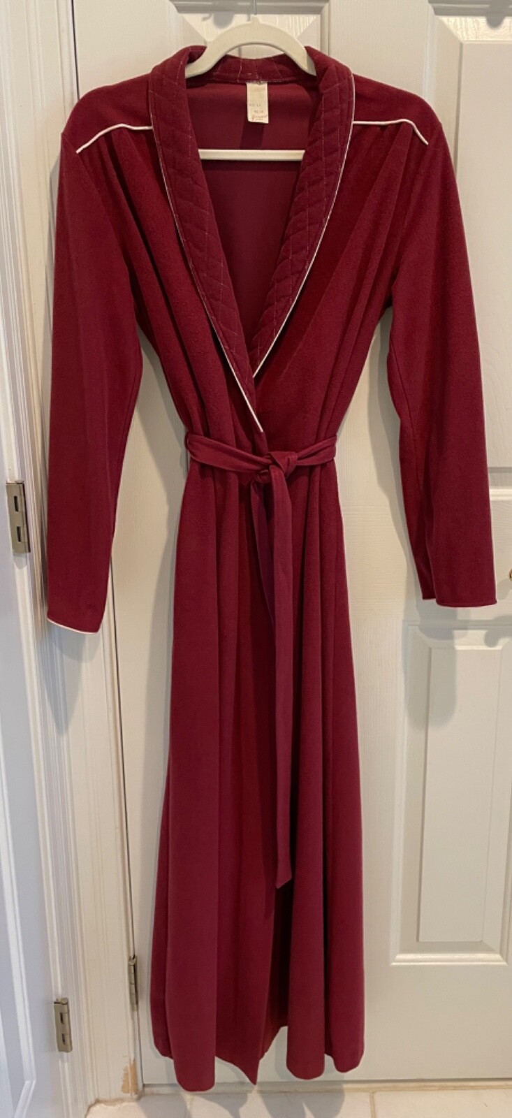 Vintage Jennifer Dale Long Fleece Belted Robe. Burgundy. Ladies 11.
