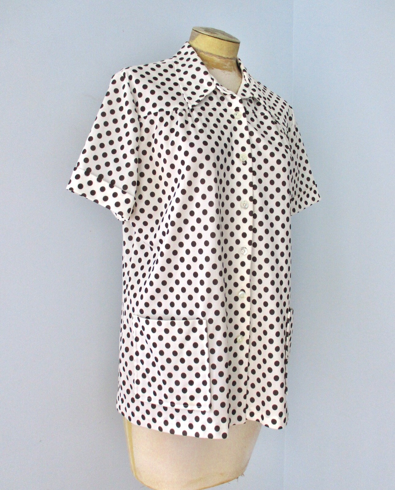 Vtg 60s 70s Brown Dot Poly Blouse Pockets Beautician Salon Uniform Smock Top 40