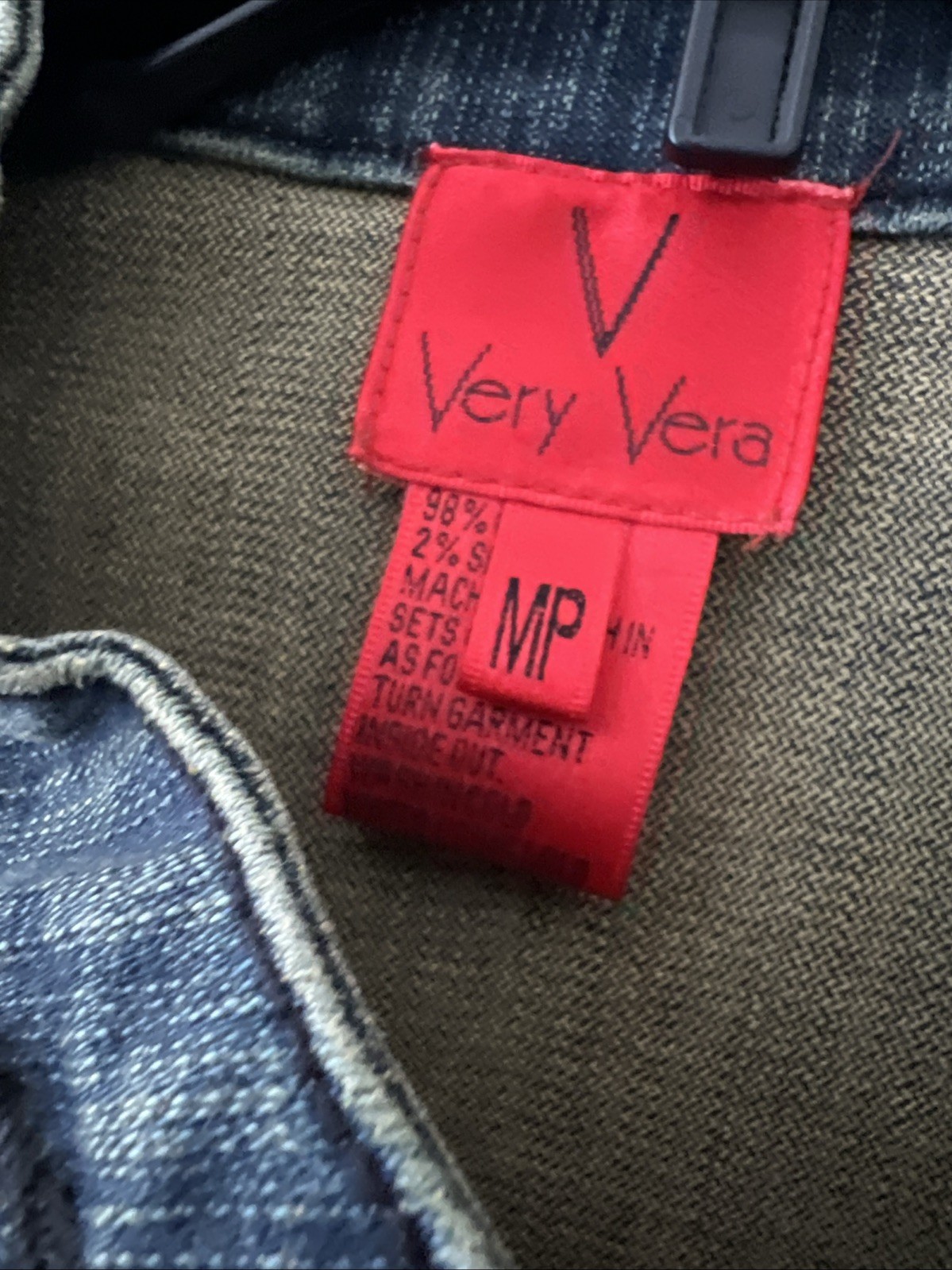 Vera Wang – Vintage Very Vera Stitch Needled Woman’s Jacket And Jean Pants Set