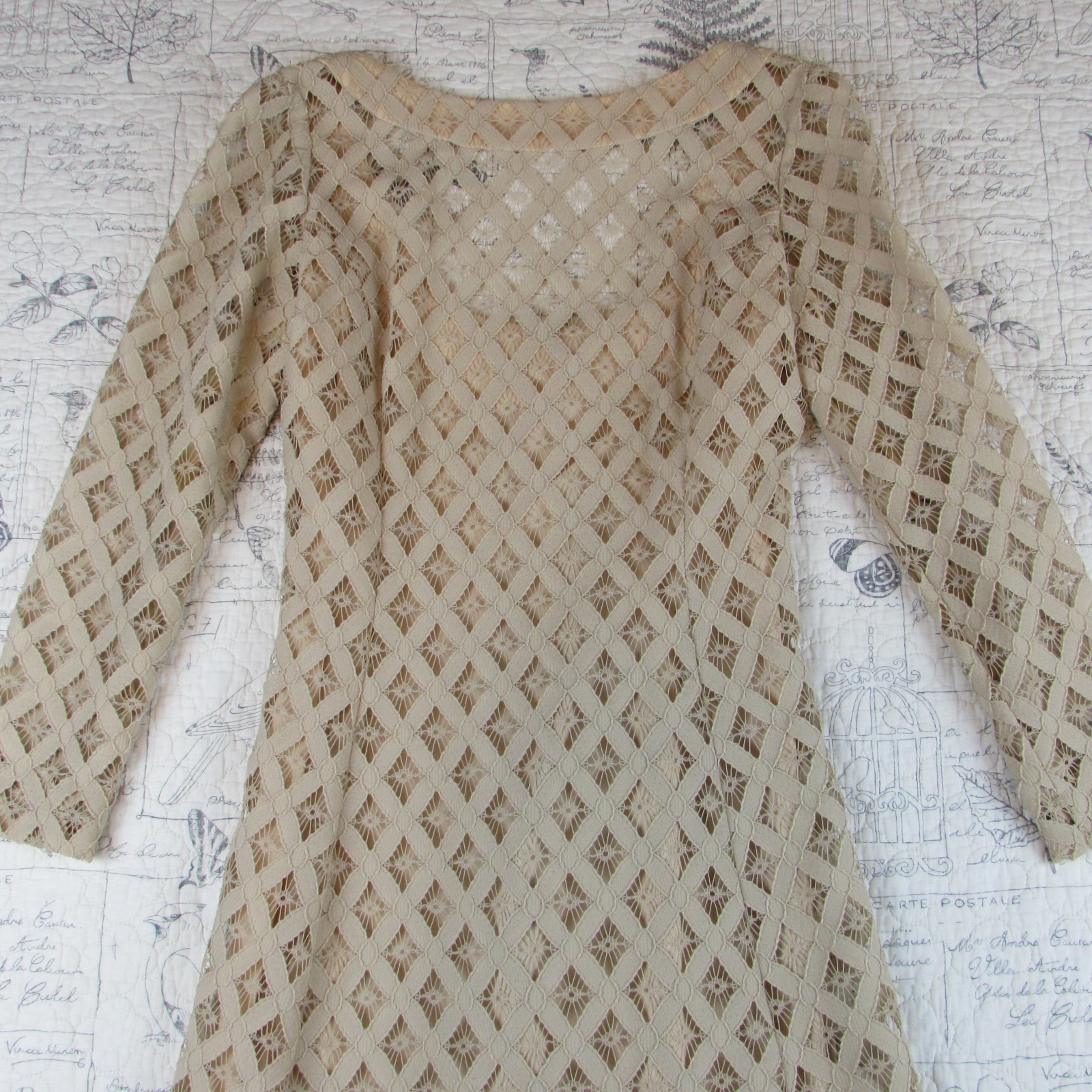 EUC Montaldos Vintage Crochet lace taupe Bracelet sleeve midi maxi dress S M