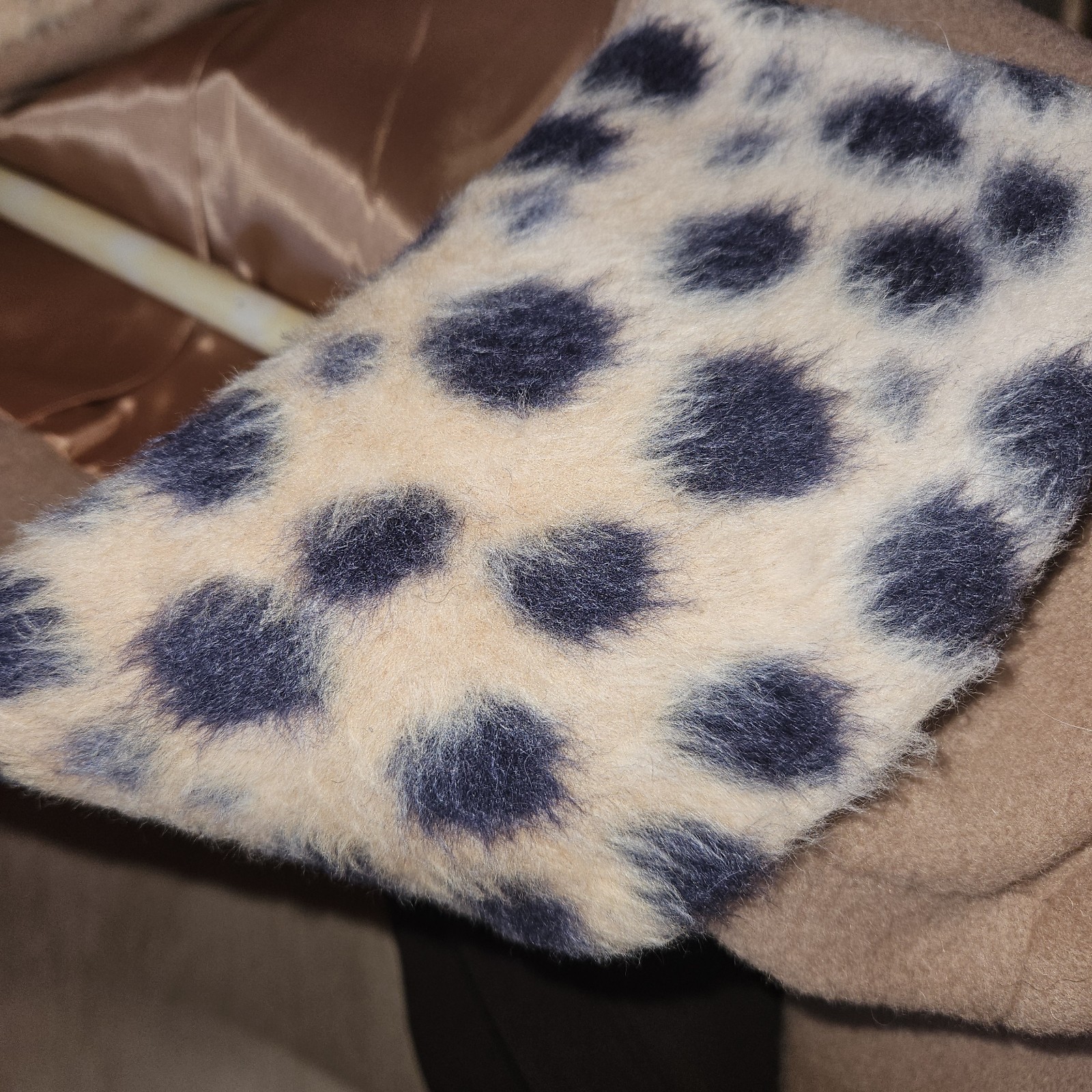 Vintage Tan Wool Skirt And Jacket Leopard Faux Fur Collor Buttons. Size 10