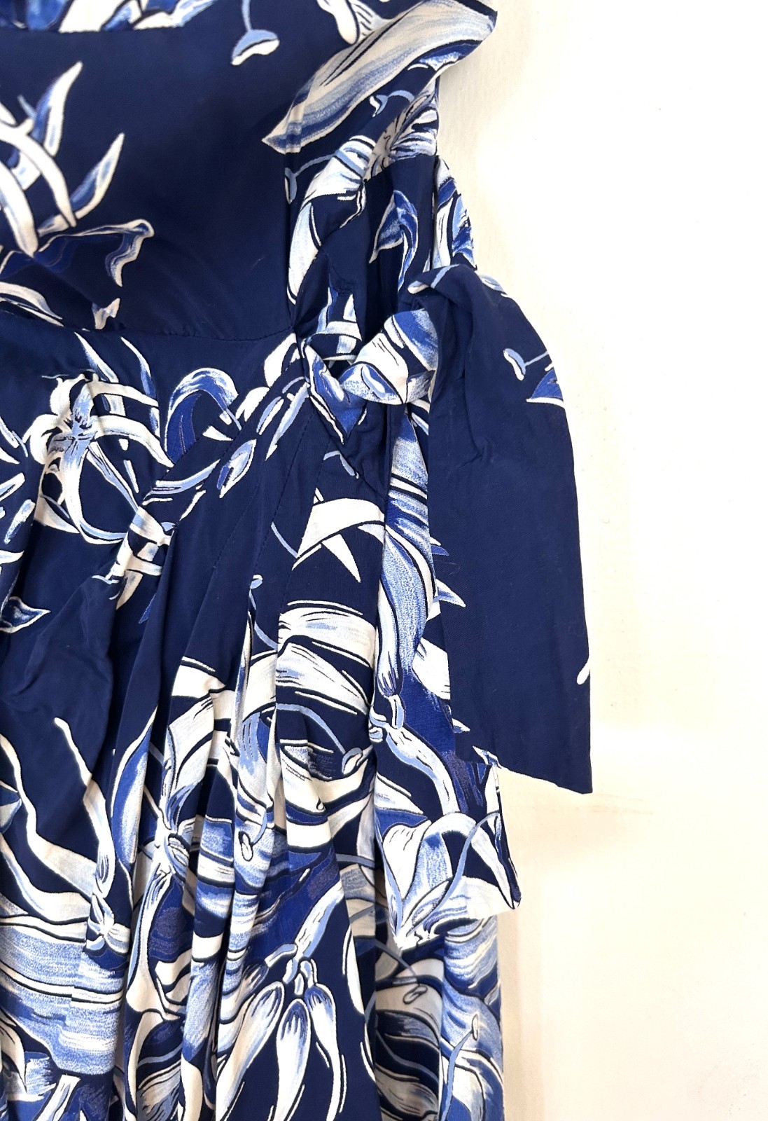 Vintage 50’s Navy Blue White 100% Rayon Sarong style dress Lily print Size S-M