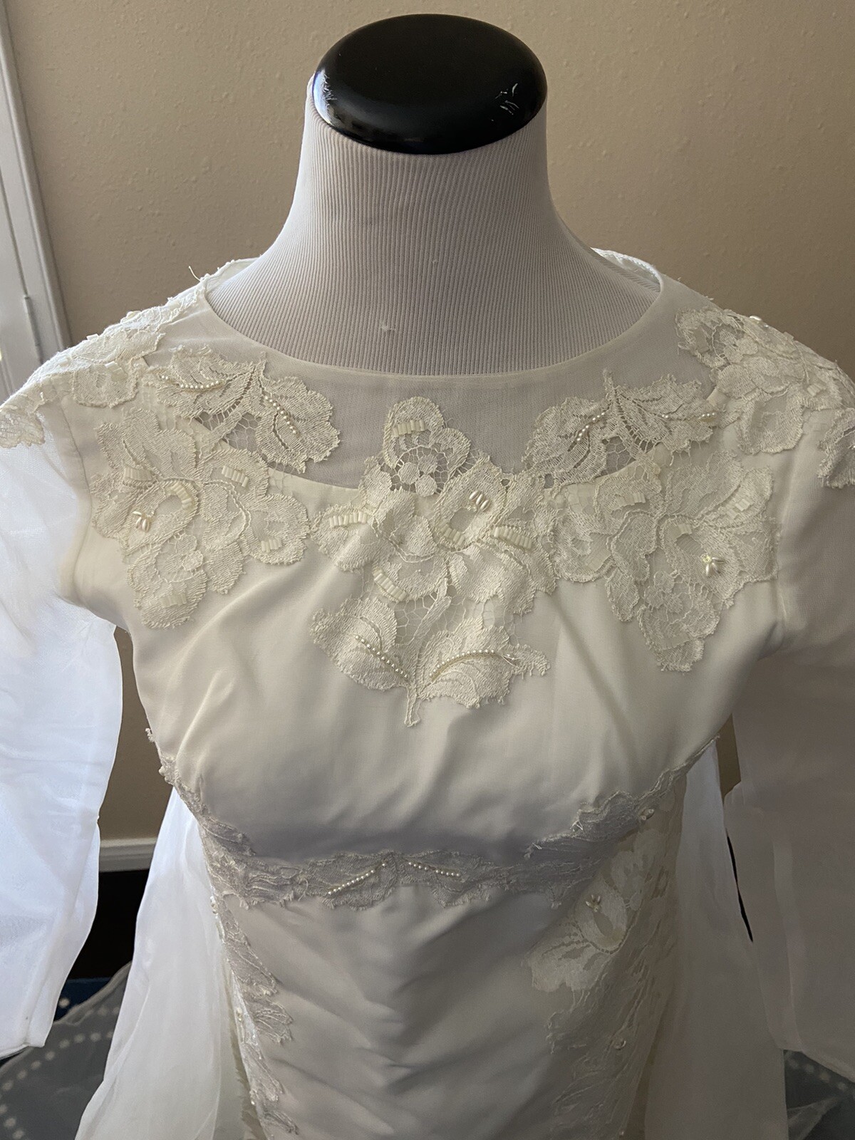 vintage 60’s MOD wedding dress Alfred Angelo Edythe Vincent Lace Beads size 2/4