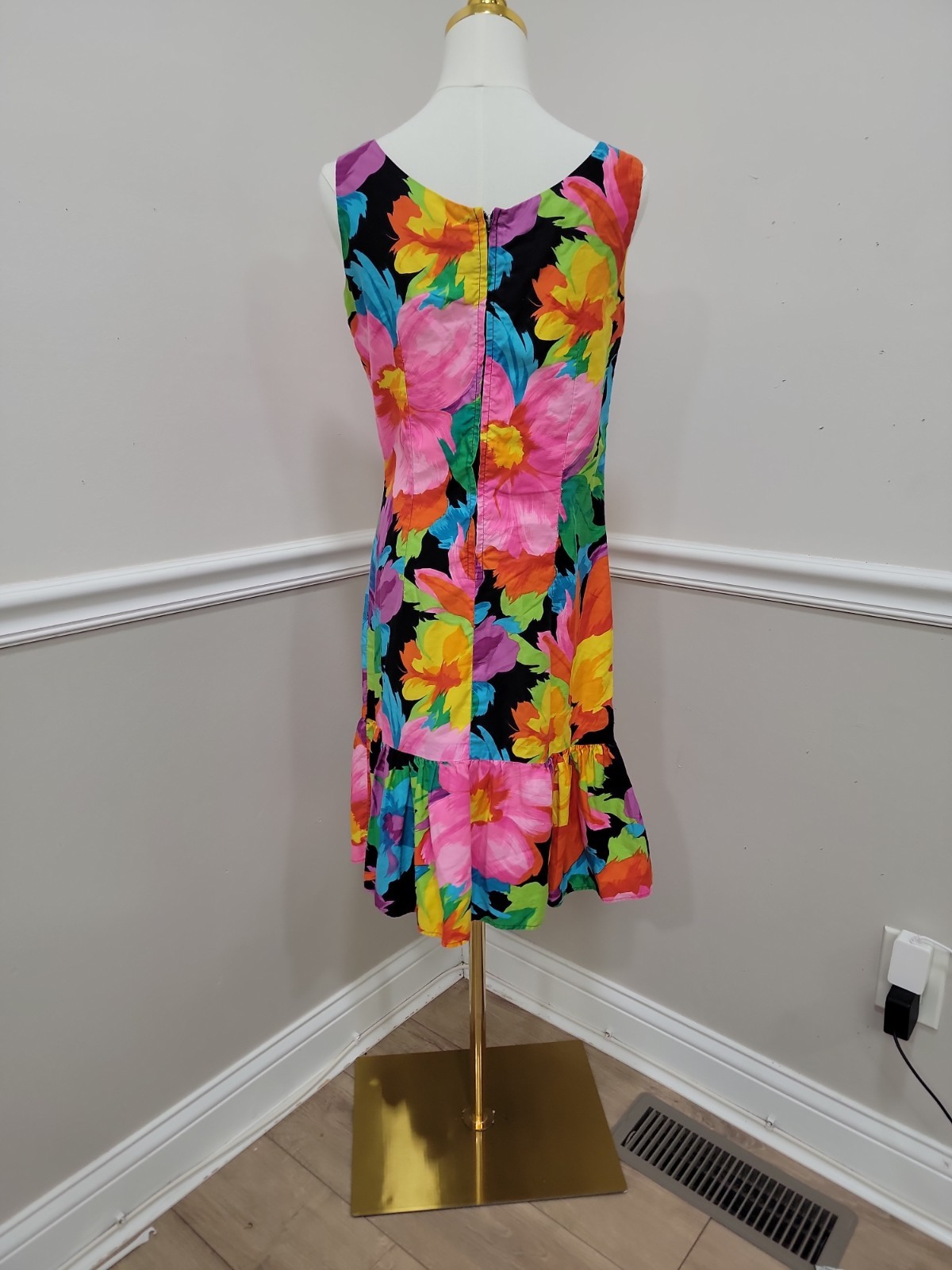 VTG South Sear’s Psychedelic Floral Tropical Hawaiian Sleeves Mumu Dress