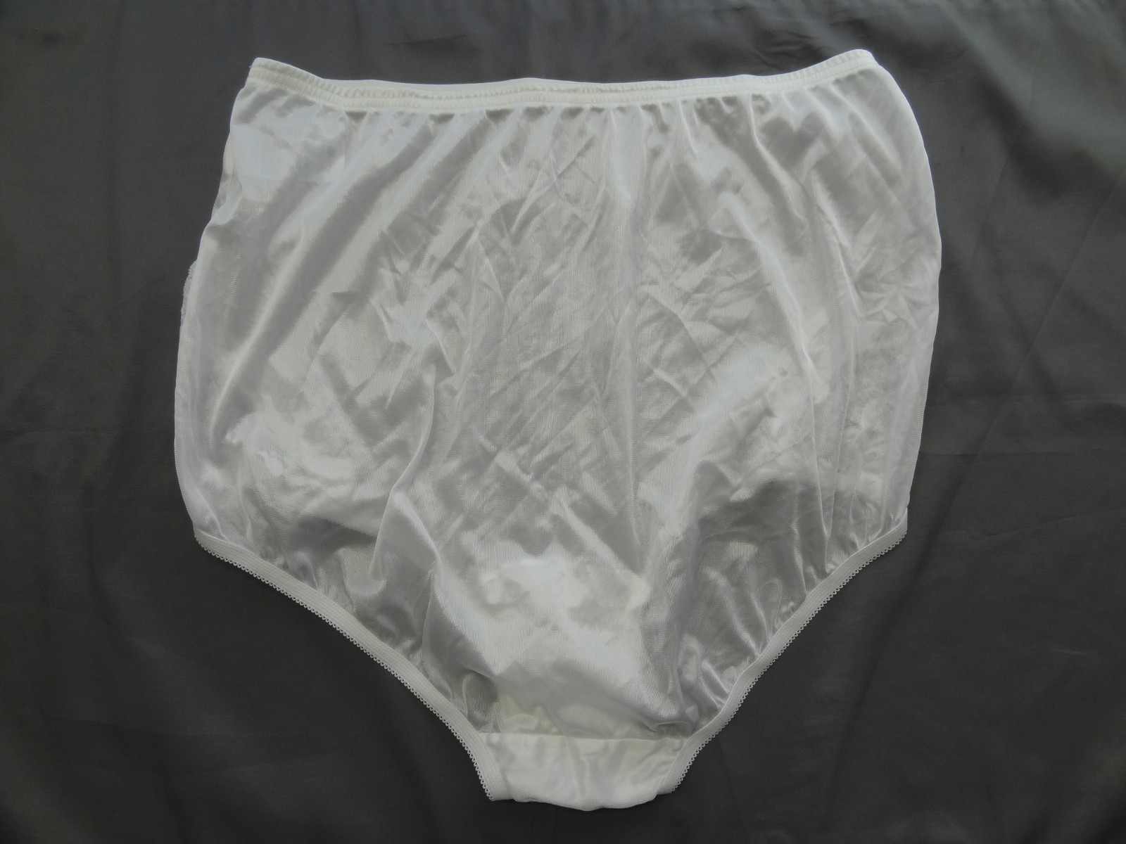 Vanity Fair 7 44 100% Nylon Satin Sheer Hi-Waist Brief Panties White VTG 13-001