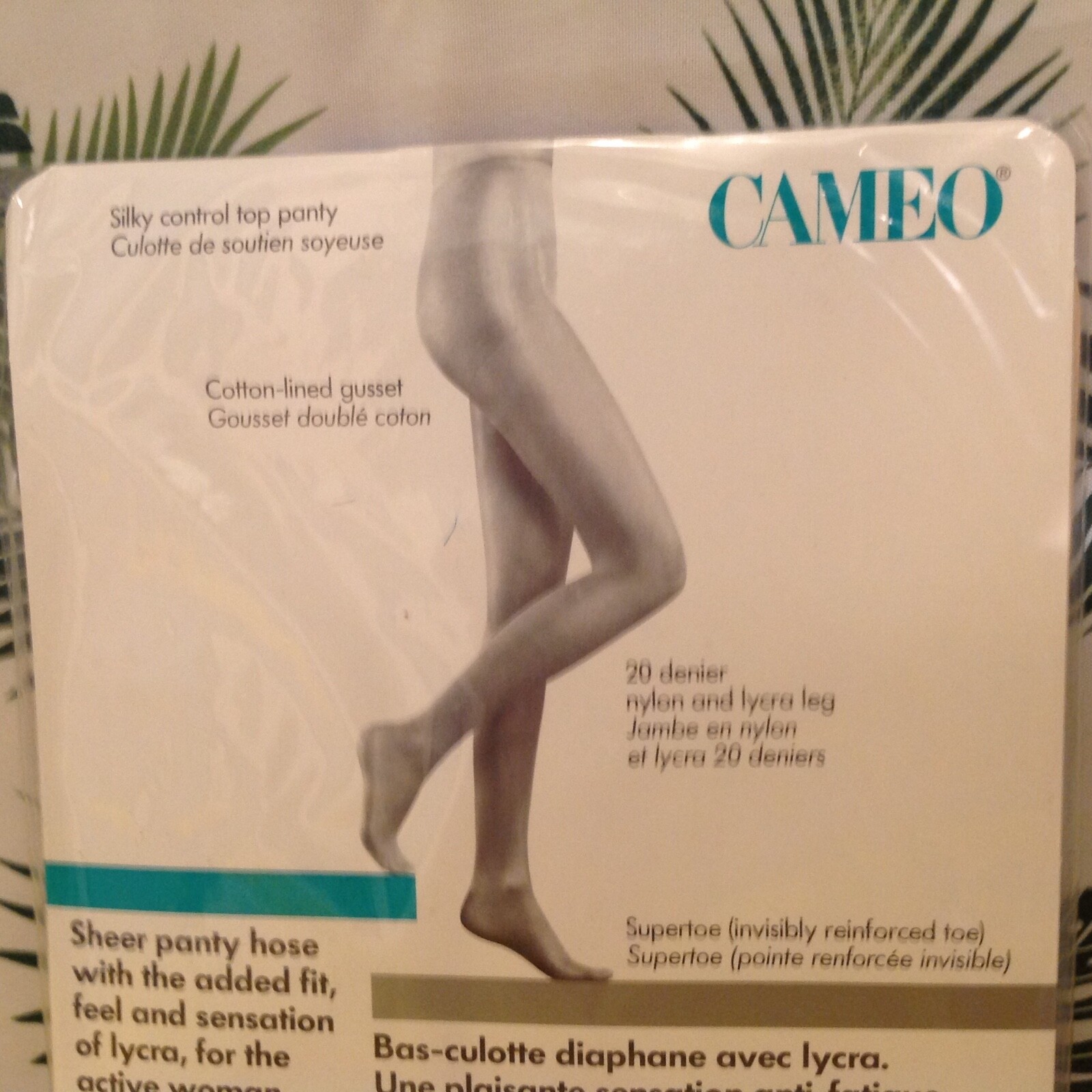 Vintage Pantyhose Cameo Sheer Invisible Lycra Color Suntan Size Long BCAQ01
