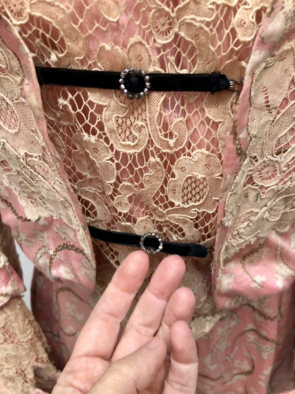 Antique VICTORIAN 1900s GIBSON GIRL Pink Paisley TRAINED GUIPURE LACE 2Pc GOWN