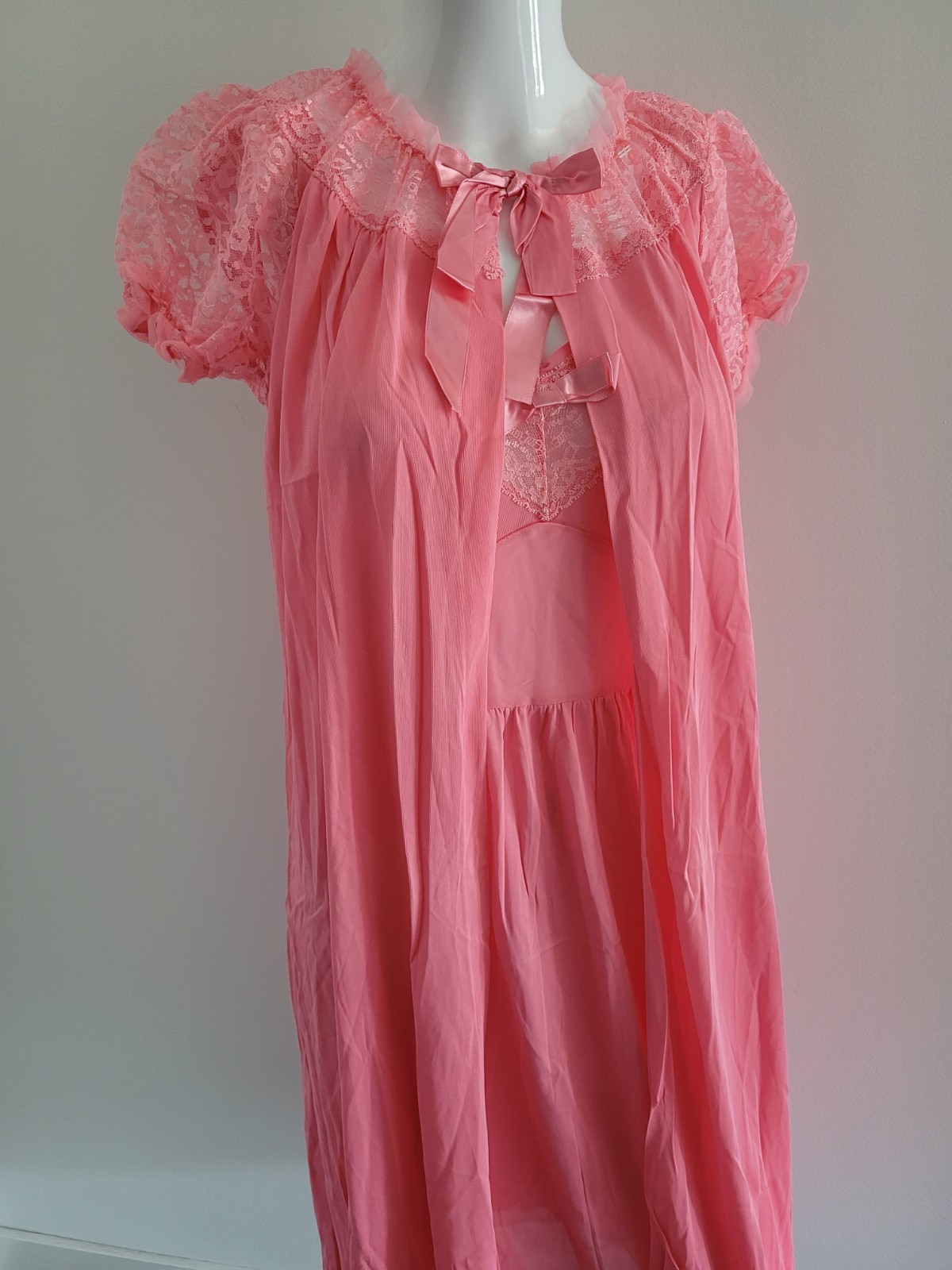 Vintage Enchanting Gown Peignoir Set Babydoll Pink w Lace Nightgown Robe 38