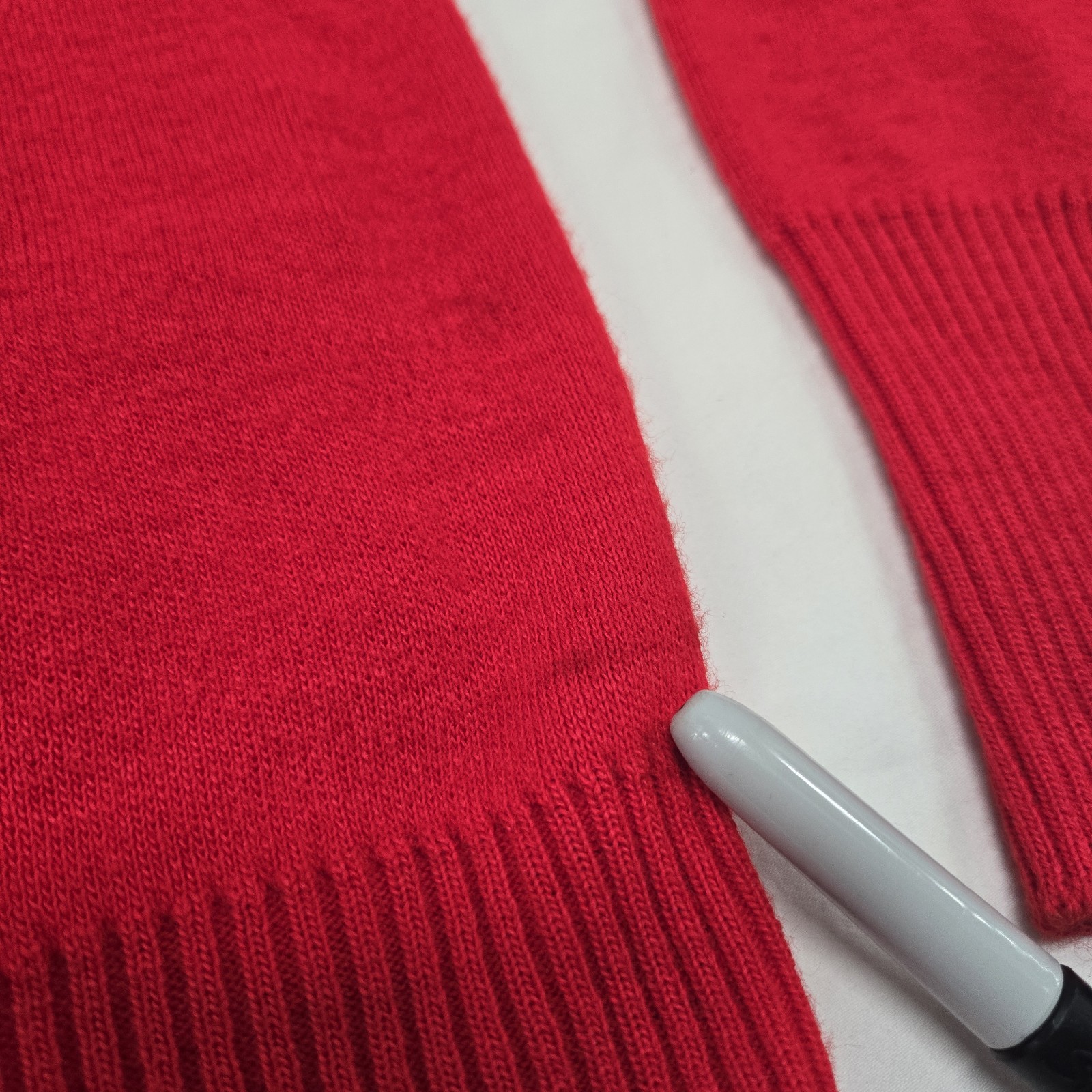 S/M Vintage Interlock Orlon Red Sweater Button Cardigan 100% Virgin Du Pont 60s