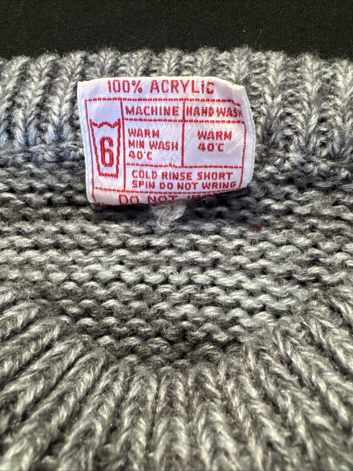 Vintage 80s Born Free 3D Wave Knit Sweater Size S/M Gray Chunky Ribbed Korea
