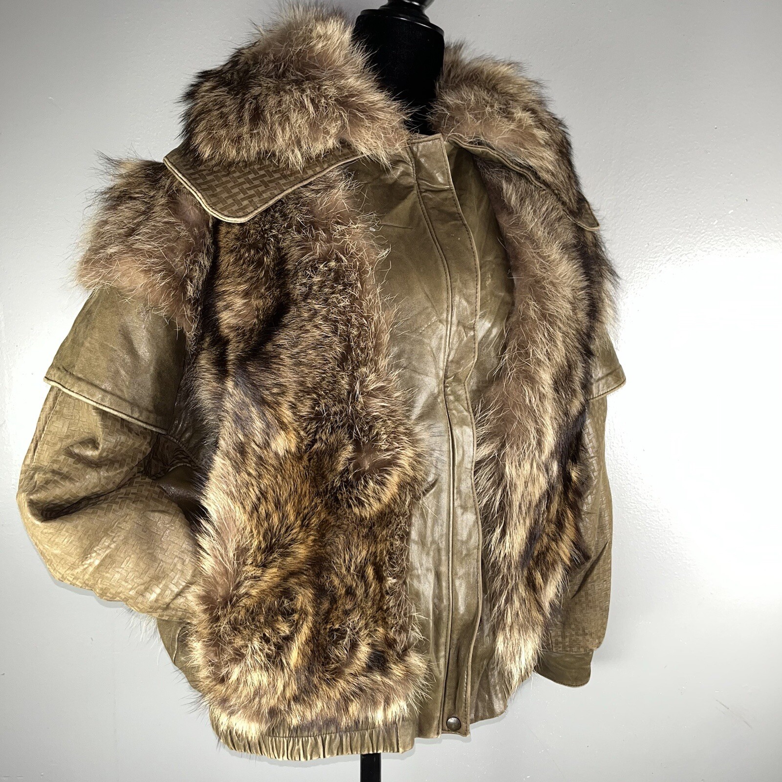 Rare Authentic Vintage Raccoon Fur Olive Leather Bomber Made in the USA – L/XL