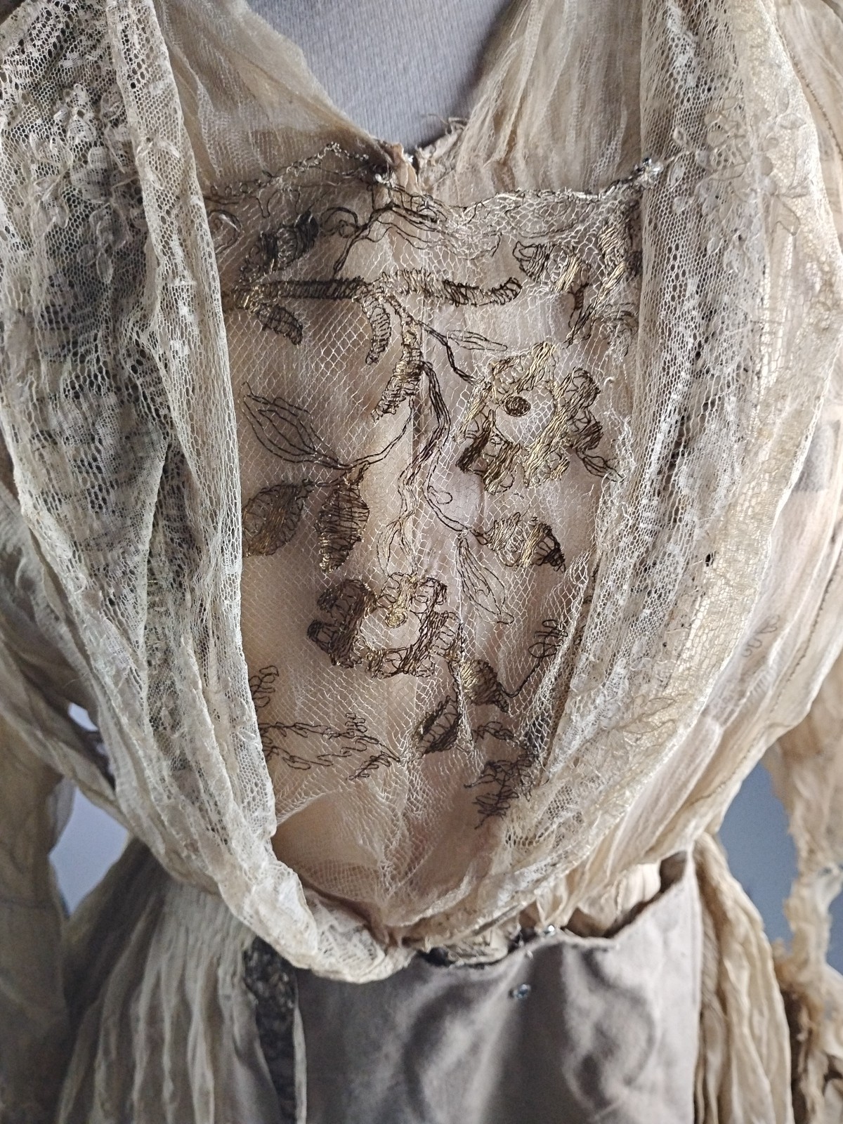 Antique Edwardian Ivory Wool & Lace Tea Gown Dress c.1905–1915