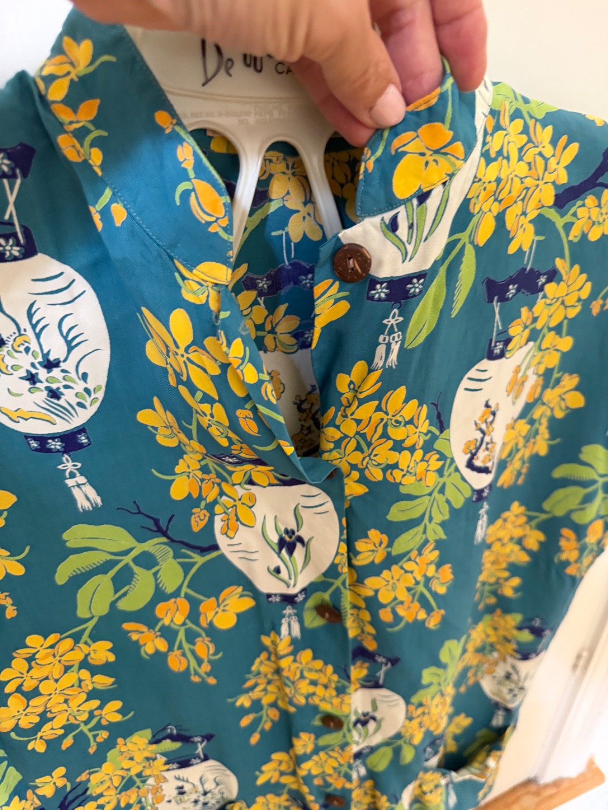 Vintage 1960s Surf ’n Sand Hawaiian Aloha Blouse Lantern Print Honolulu M/L