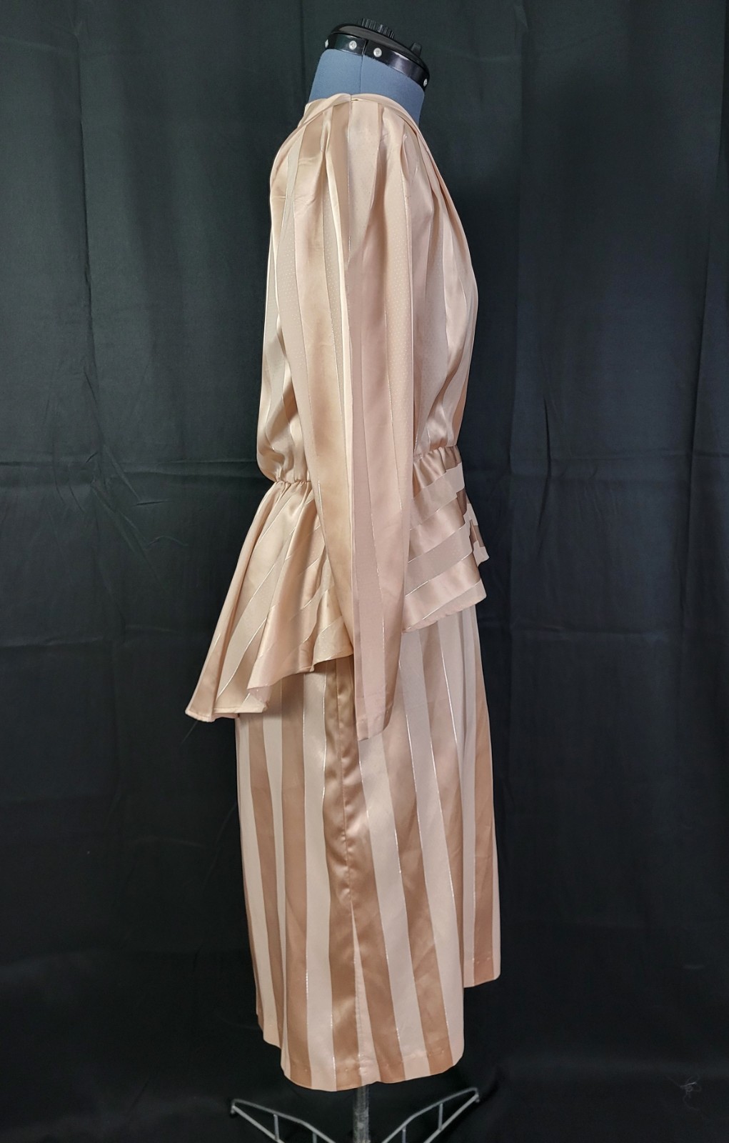 Vintage JCPenney Beige on Beige Striped Blouson Dress w Peplum Size 9/10