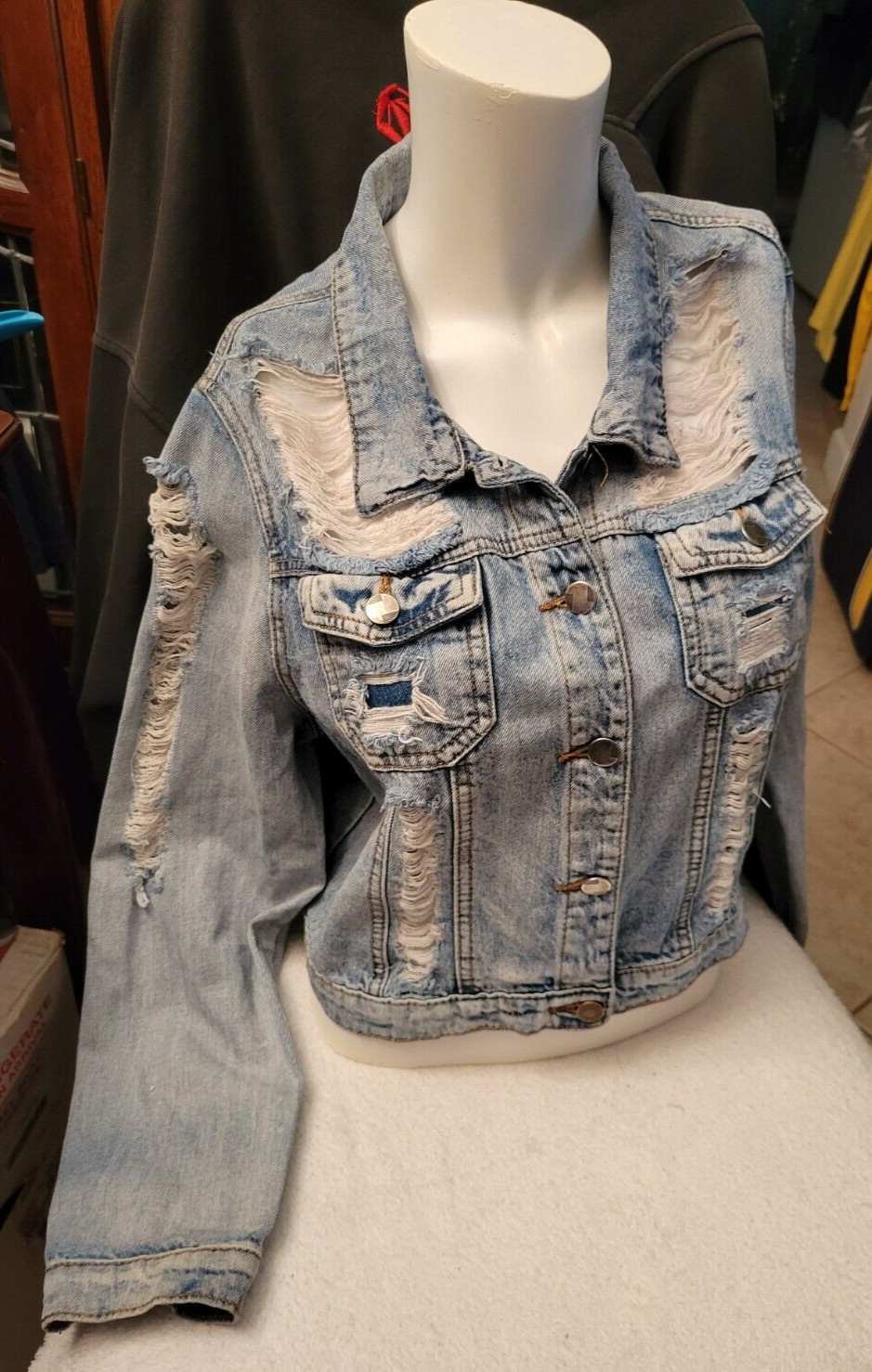 VTG 1990’s ELLA LADY’S DISTRESSED SHREDDED WASHED DENIM JACKET~SUPER COOL & RARE