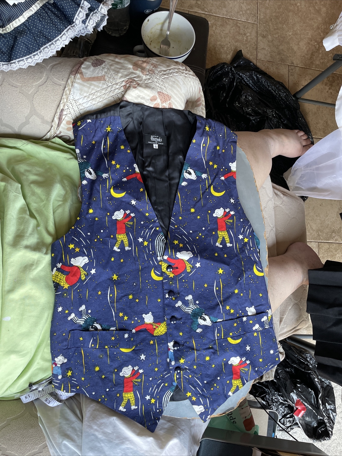 Harrods Knightsbridge Frederick Theak Vintage Vest Size Small S RUPERT THE BEAR