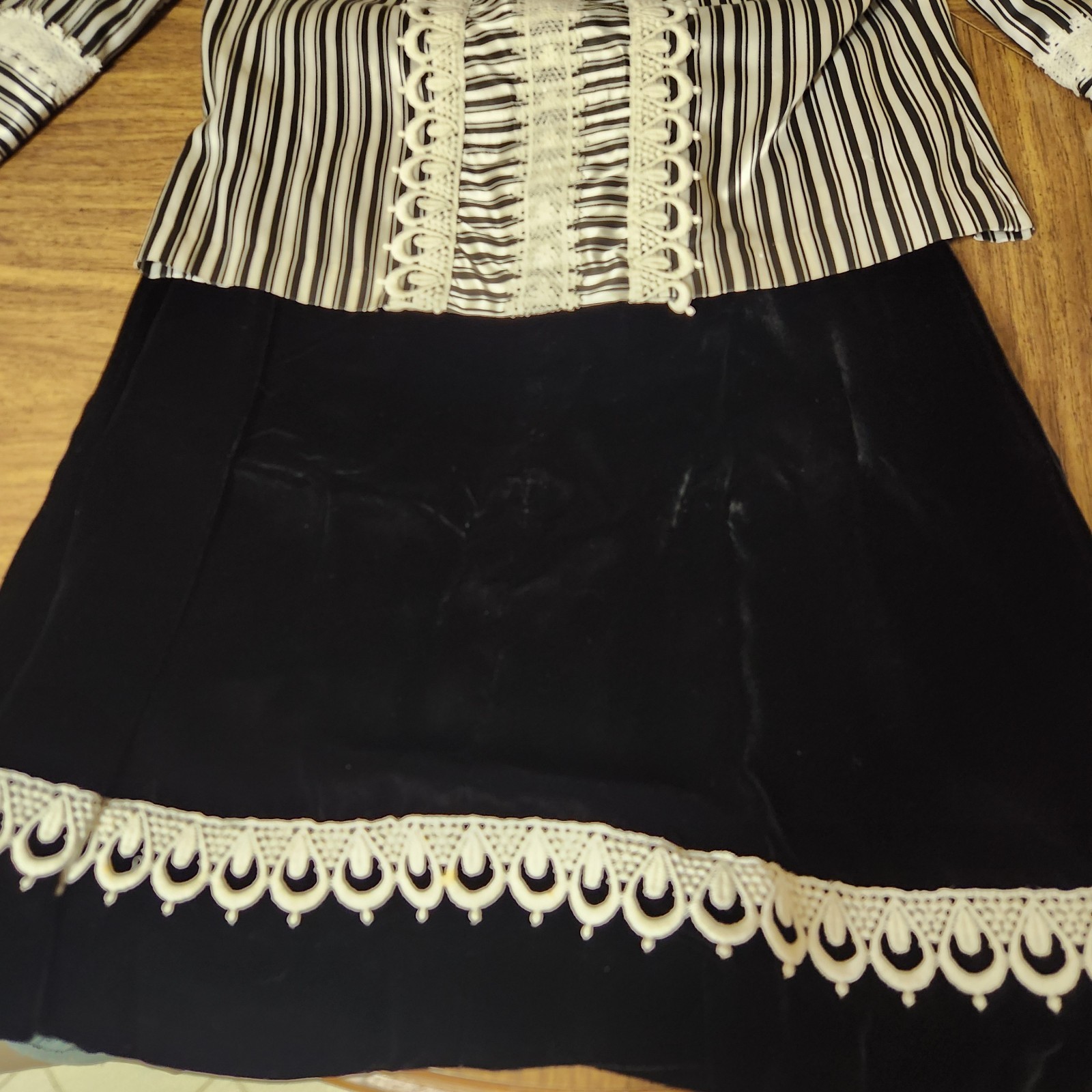 Vtg 60s 70s Alfred Werber 3 Pc Skirt Suit Set Velvet Vest Blouse Lace Mod Sz 10