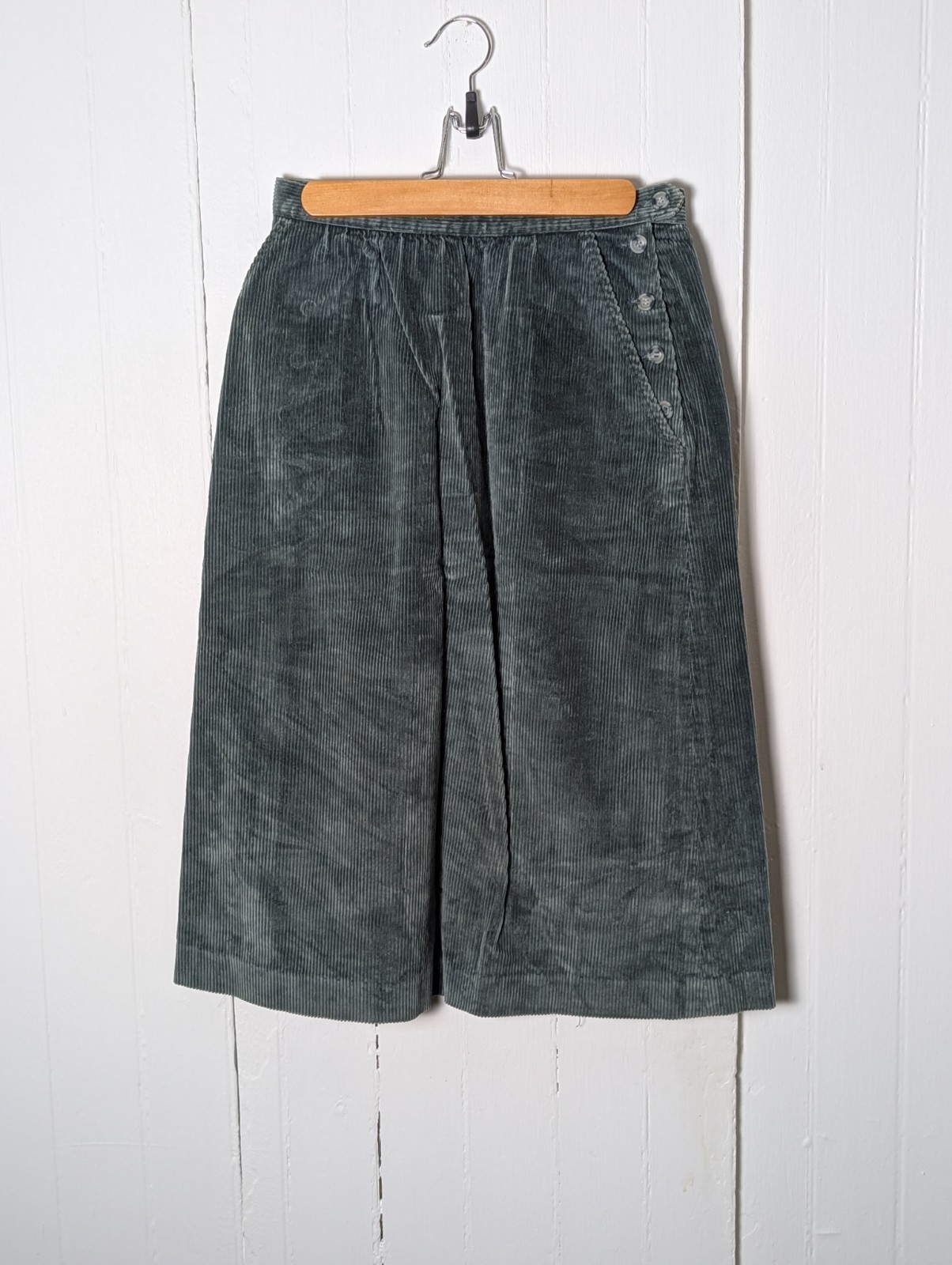 Vtg. 1980s-1990s Women’s Lombardi Inc. Dark Green Corduroy Midi Skirt Size 10