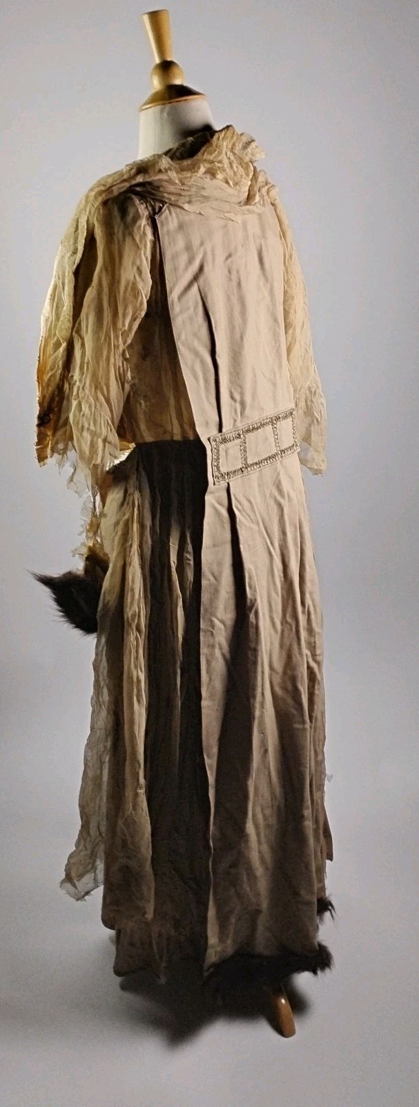 Antique Edwardian Ivory Wool & Lace Tea Gown Dress c.1905–1915