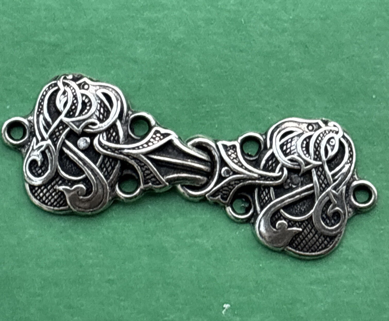 VINTAGE PEWTER 2 CLASPS DRAGE DESIGN !!! Tinn-Per Co. Norway