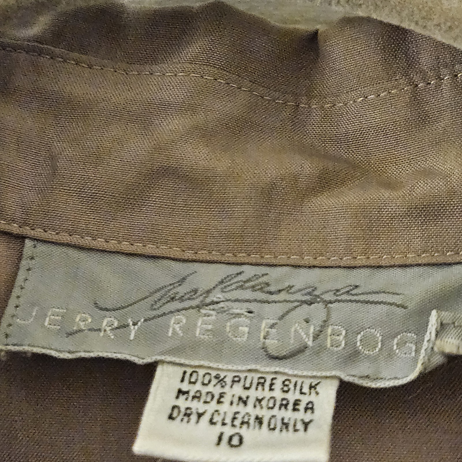 Jerry Regenbogen Vintage Office Neutral 100% Silk Button Small Flaw Shirt 10