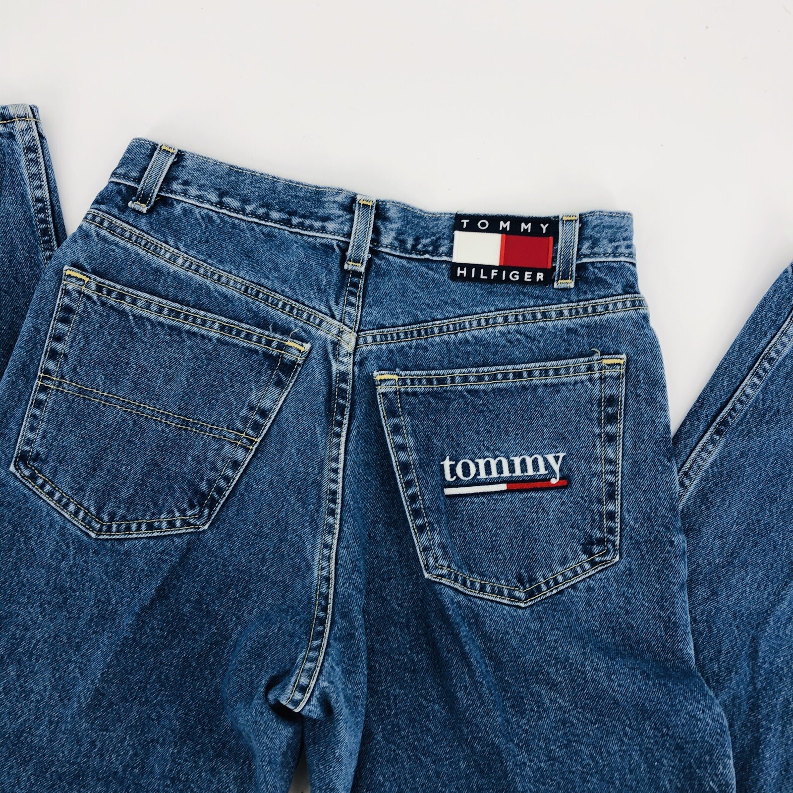 Vintage Tommy Hilfiger Classic Jean Size 9/28 100% Cotton Mom jean High Rise USA