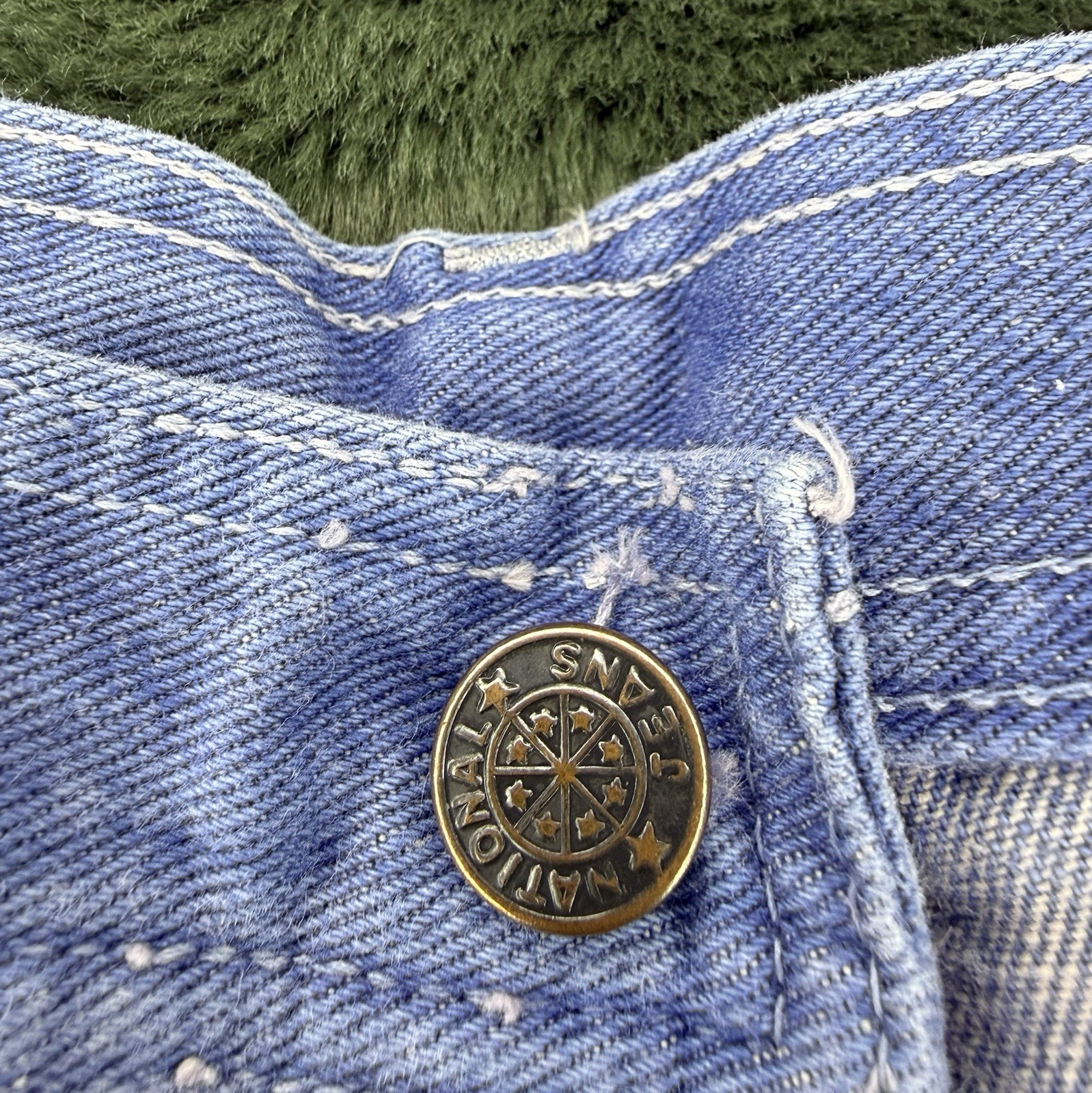 Vintage National Shirt Shops Jeans Machine Embroidered Eagle Jean 32×27 Raw Hem