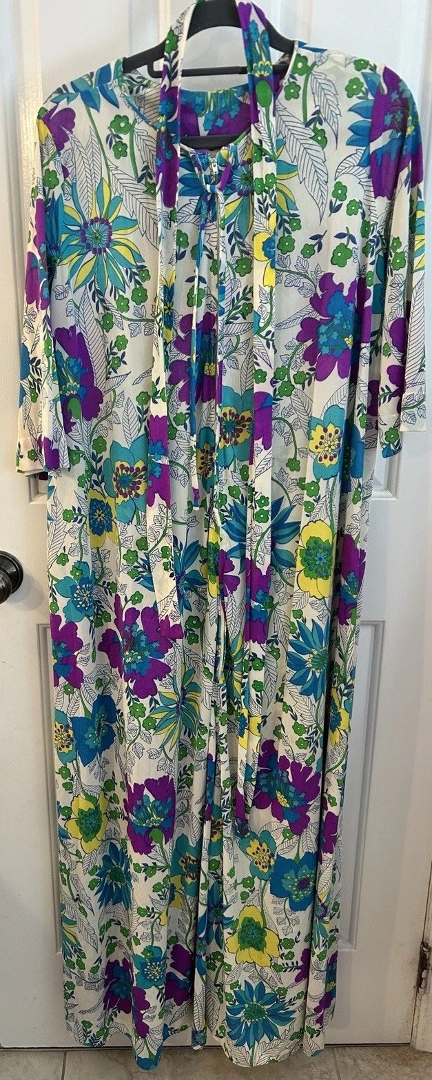 Vintage House Dress/Robe Women’s Size XL Nylon Purple Multi Floral EUC