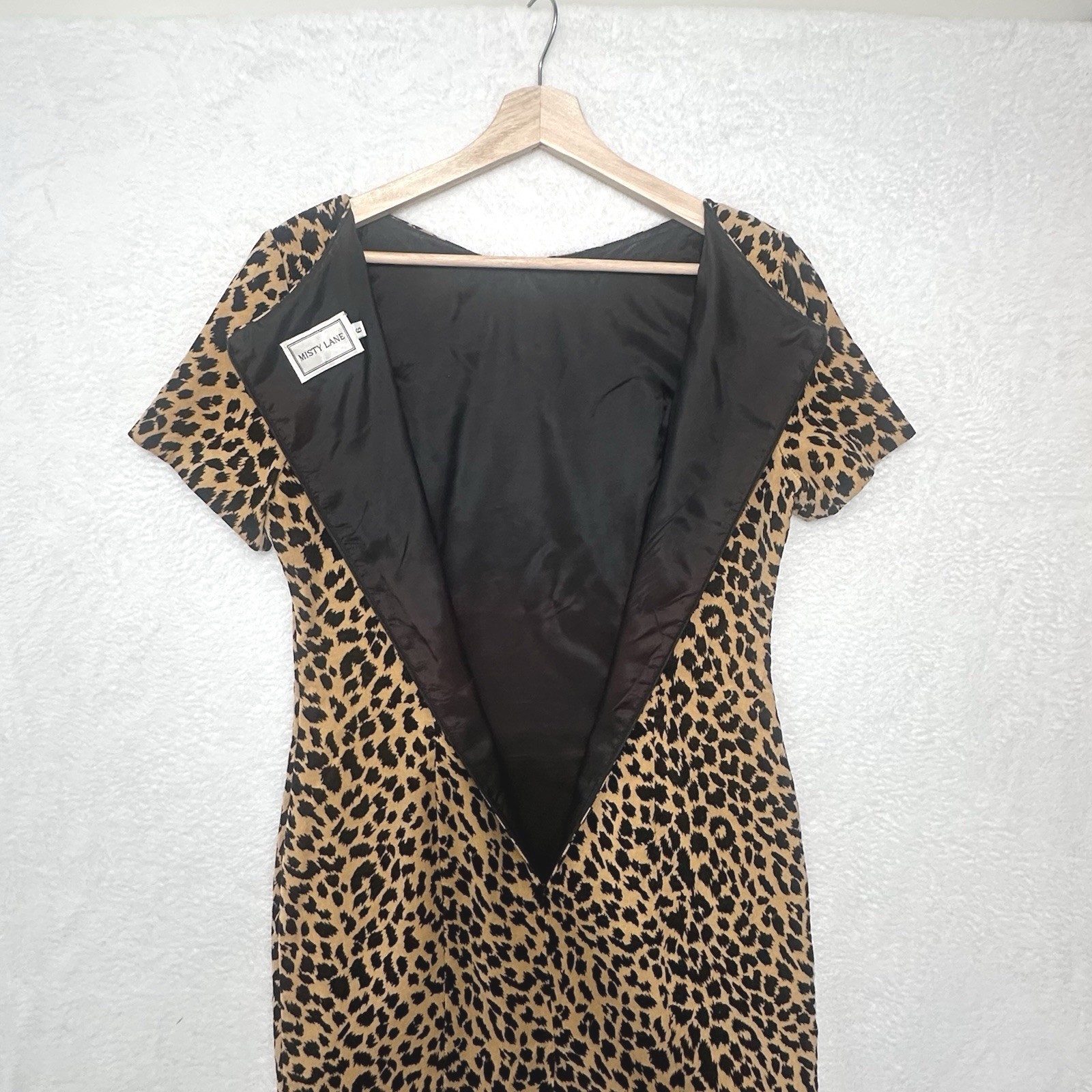 Leopard Print Velvet Sheath Dress Women’s Size 6 Vintage Made in USA Glam Retro