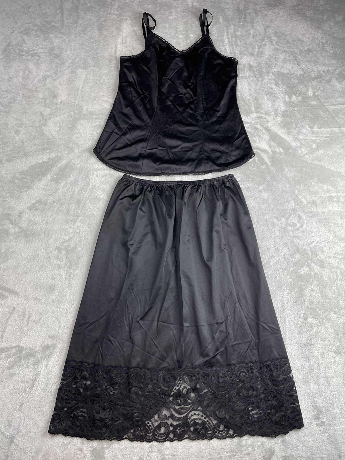 VTG Vanity Fair 2 Pc Set Black Half Slip Sz S 22” & Top Sz 32/38 Black Nylon USA