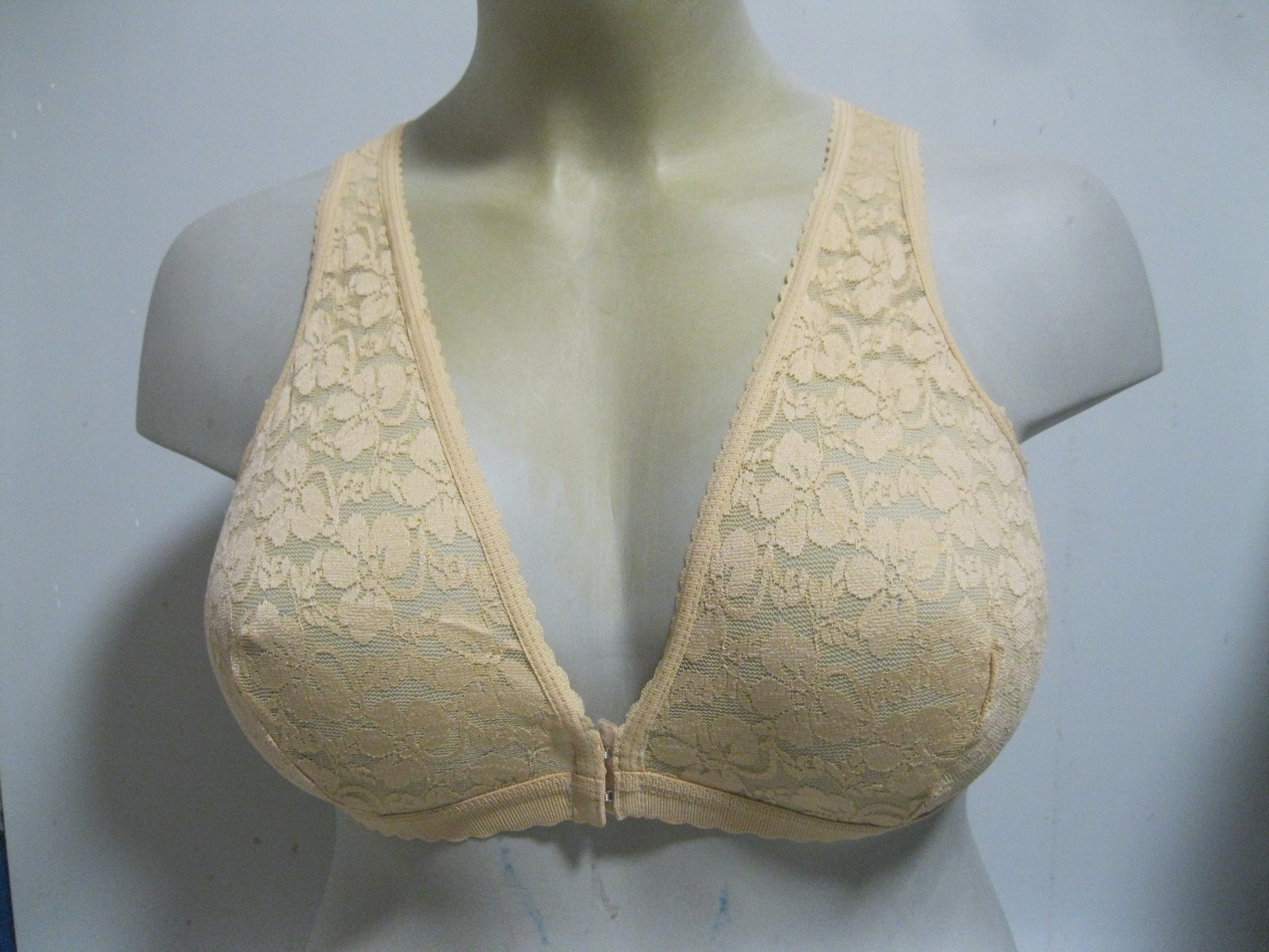 2x Vintage Bra 90-95 C, Damart Lace Skin/ Long Bra Unworn Stock Odor