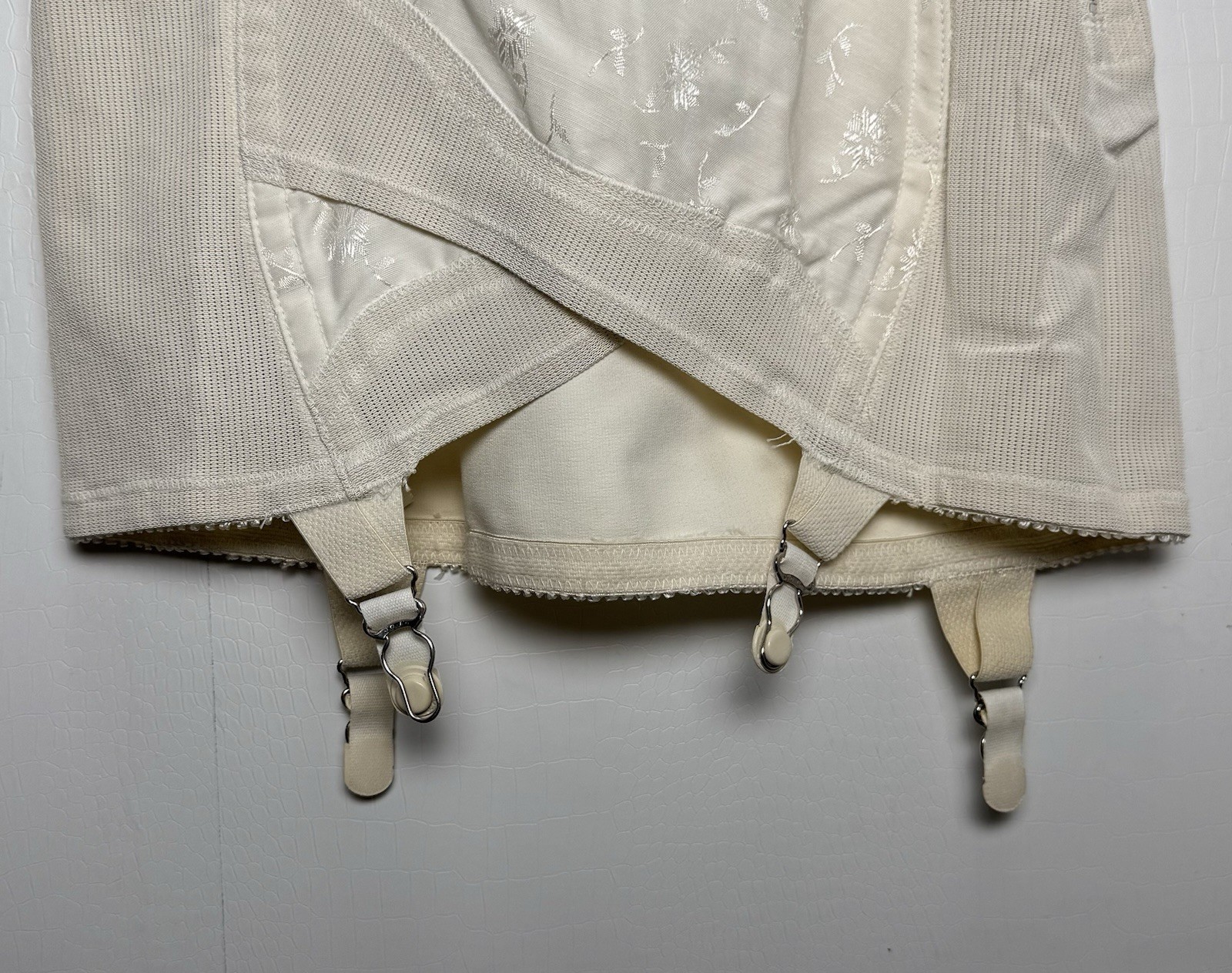 VTG 50s Open Bottom Girdle Garter Belt XS Ivory Pin Up Shapewear Metal Zipper