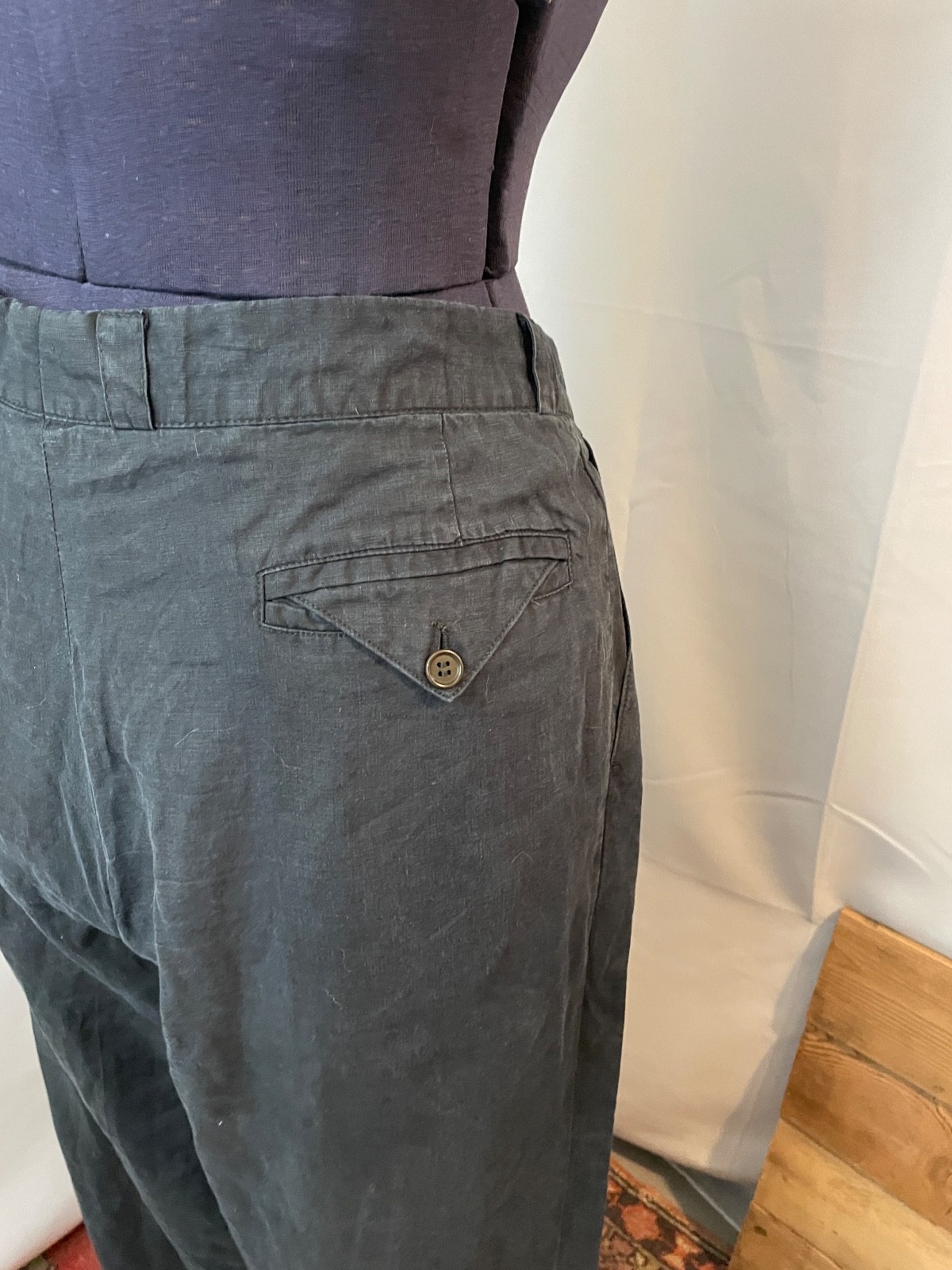 Versace V2 Black Linen Pants 1990s Vintage Pleated Wide Leg Pockets 8 M