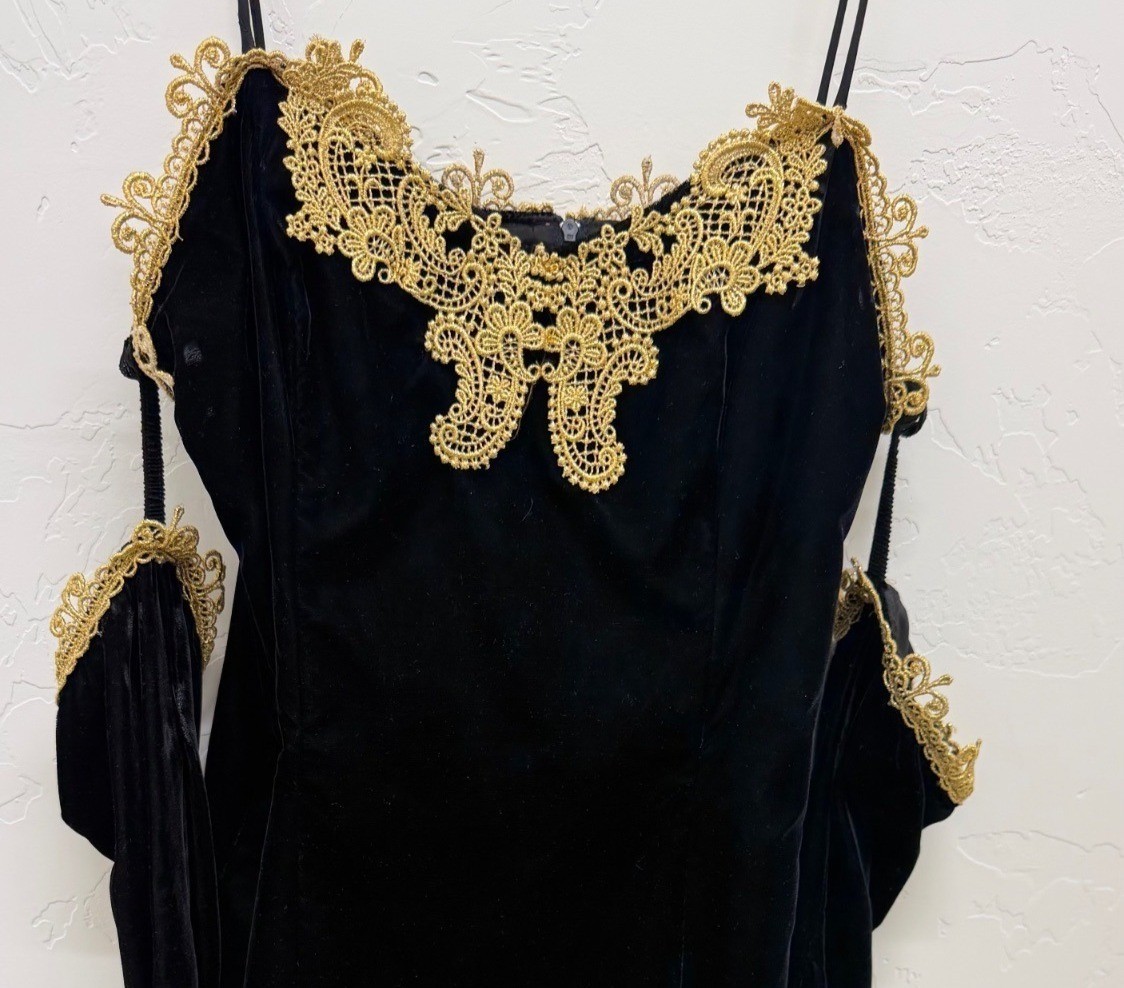 Vintage Fashion 1001 Nights Black Velvet Gold Lace Off Shoulder Dress USA Sz 13
