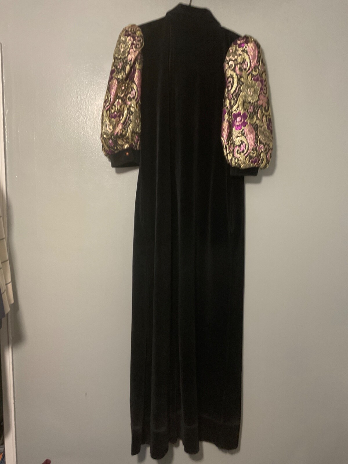 David Brown California Black Velvet Gown 1/4 zip, Size Small, Metallic Sleeve